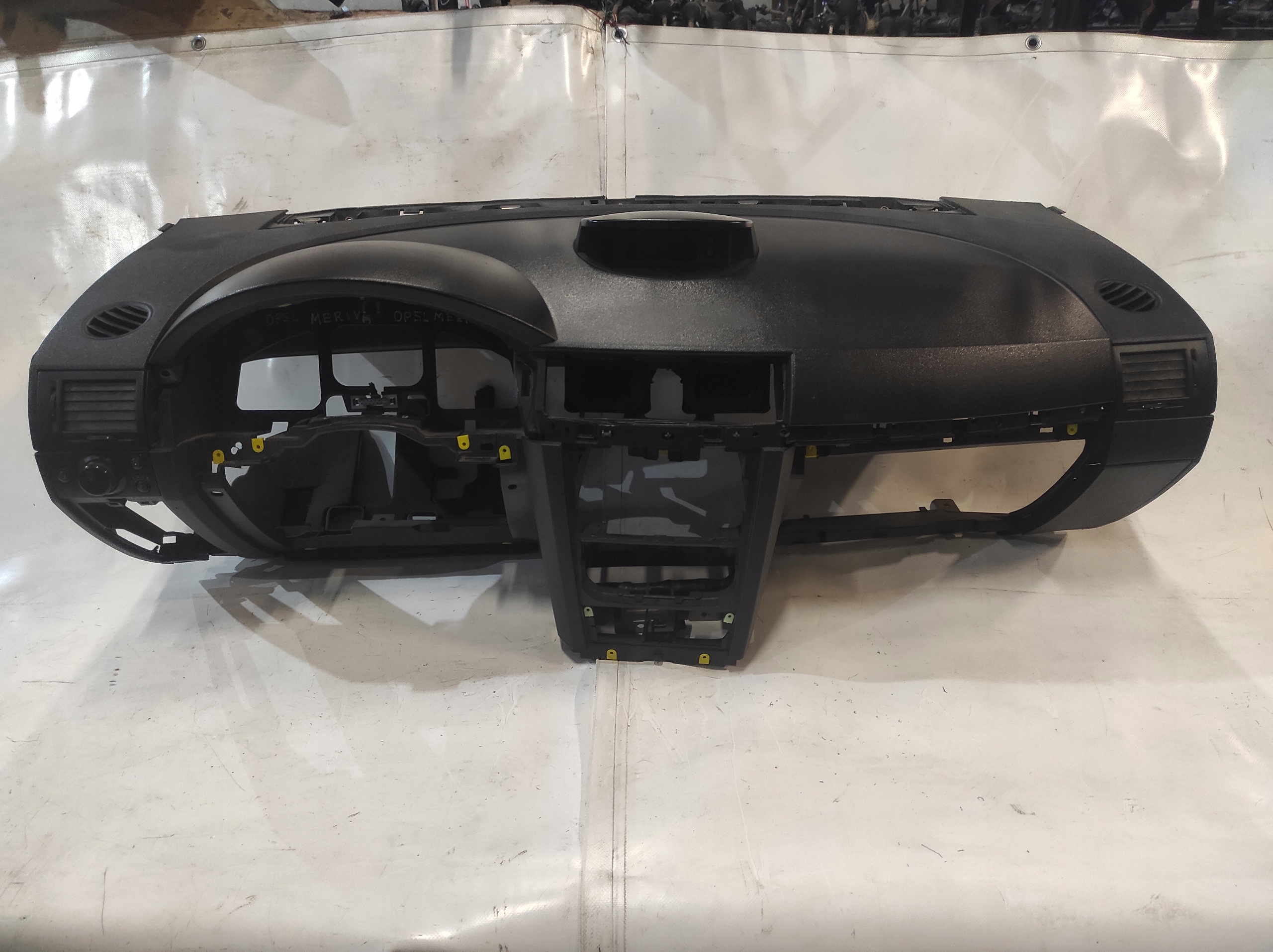 Opel Meriva A console dashboard cockpit airbag