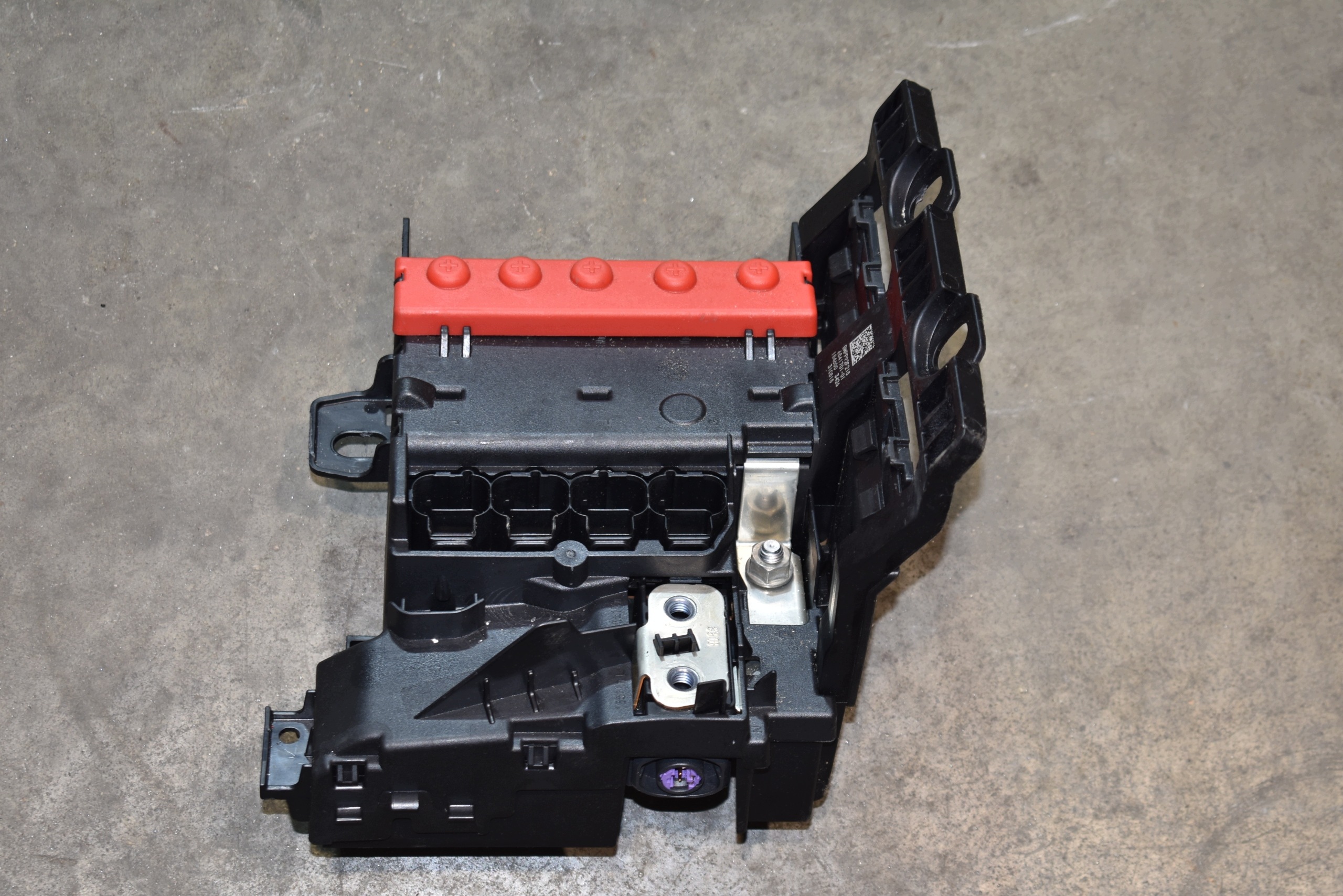 perfect condition compartment distribution power supply BMW G01 G02 6841701 1