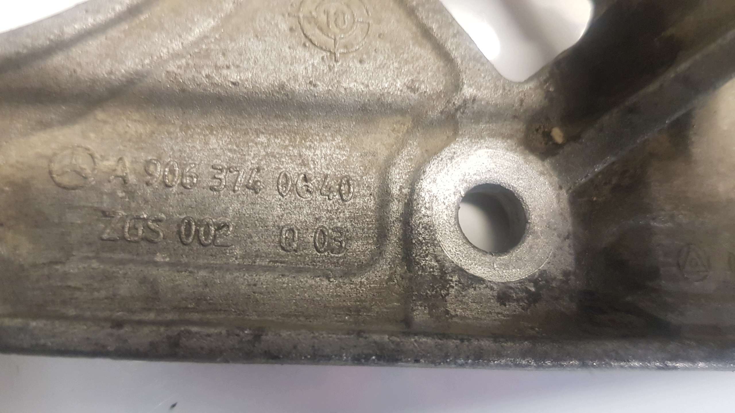 VW CRAFTER MERCEDES getriebehalter getriebe A9063740640