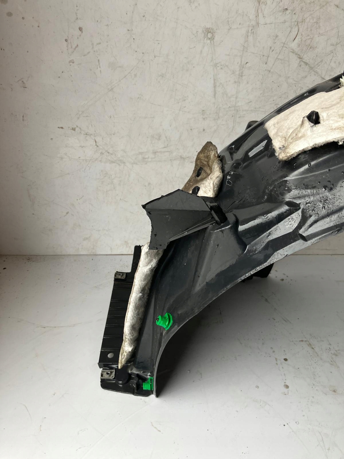 mudguard left front CORSA F 9829464680