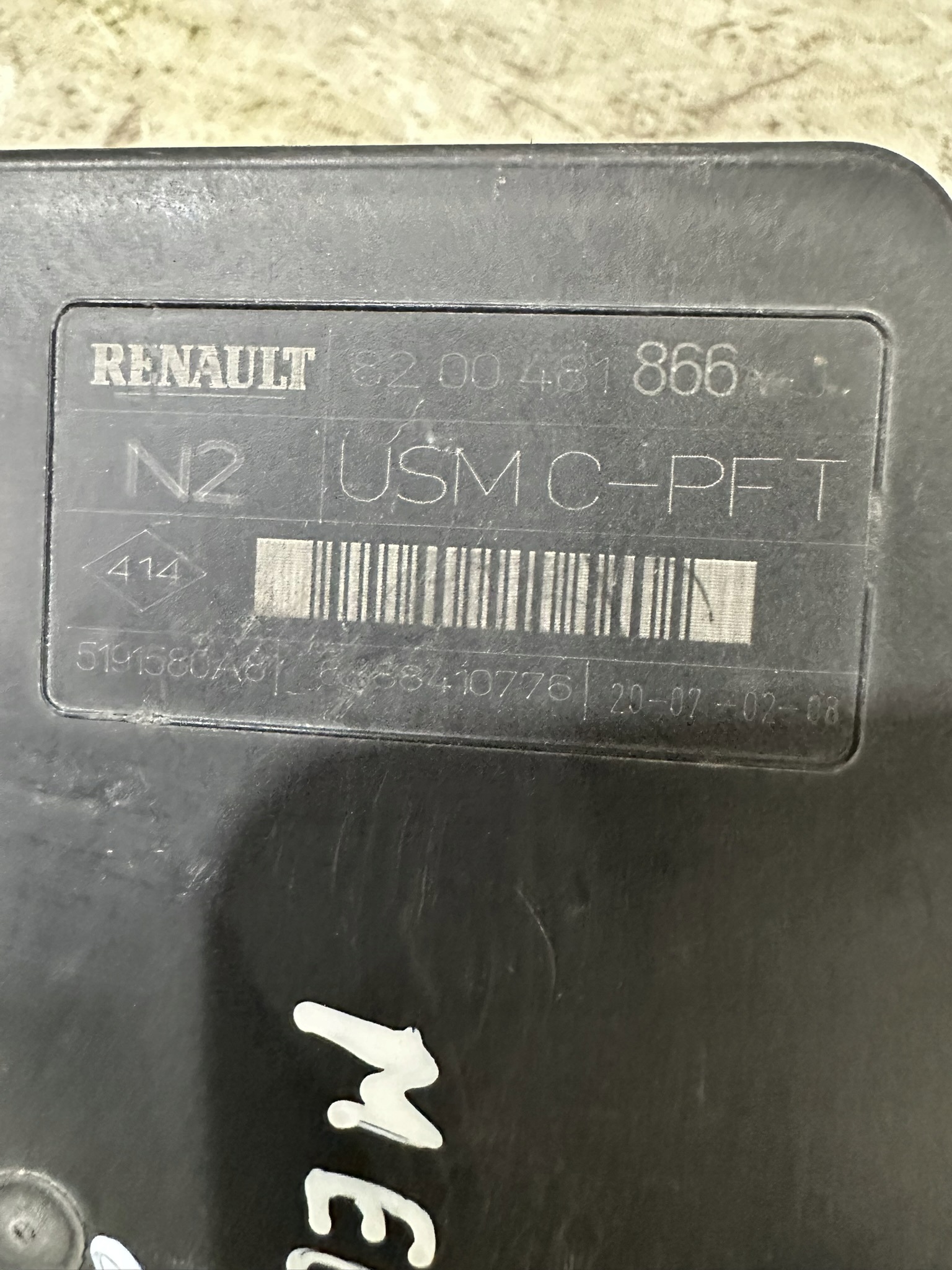 fuse box RENAULT MEGANE II 1.5DCI 8200481866