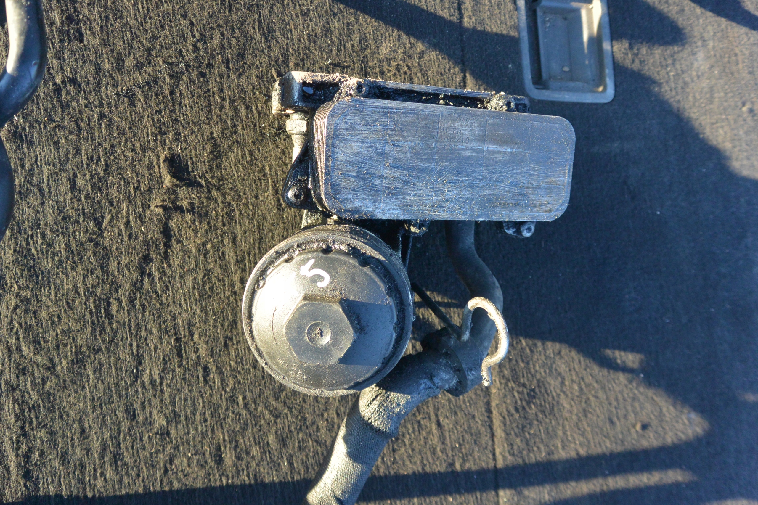 ÖLFILTERGEHÄUSE SCHLÄUCHE 2.5 TDI VW T5 KPL