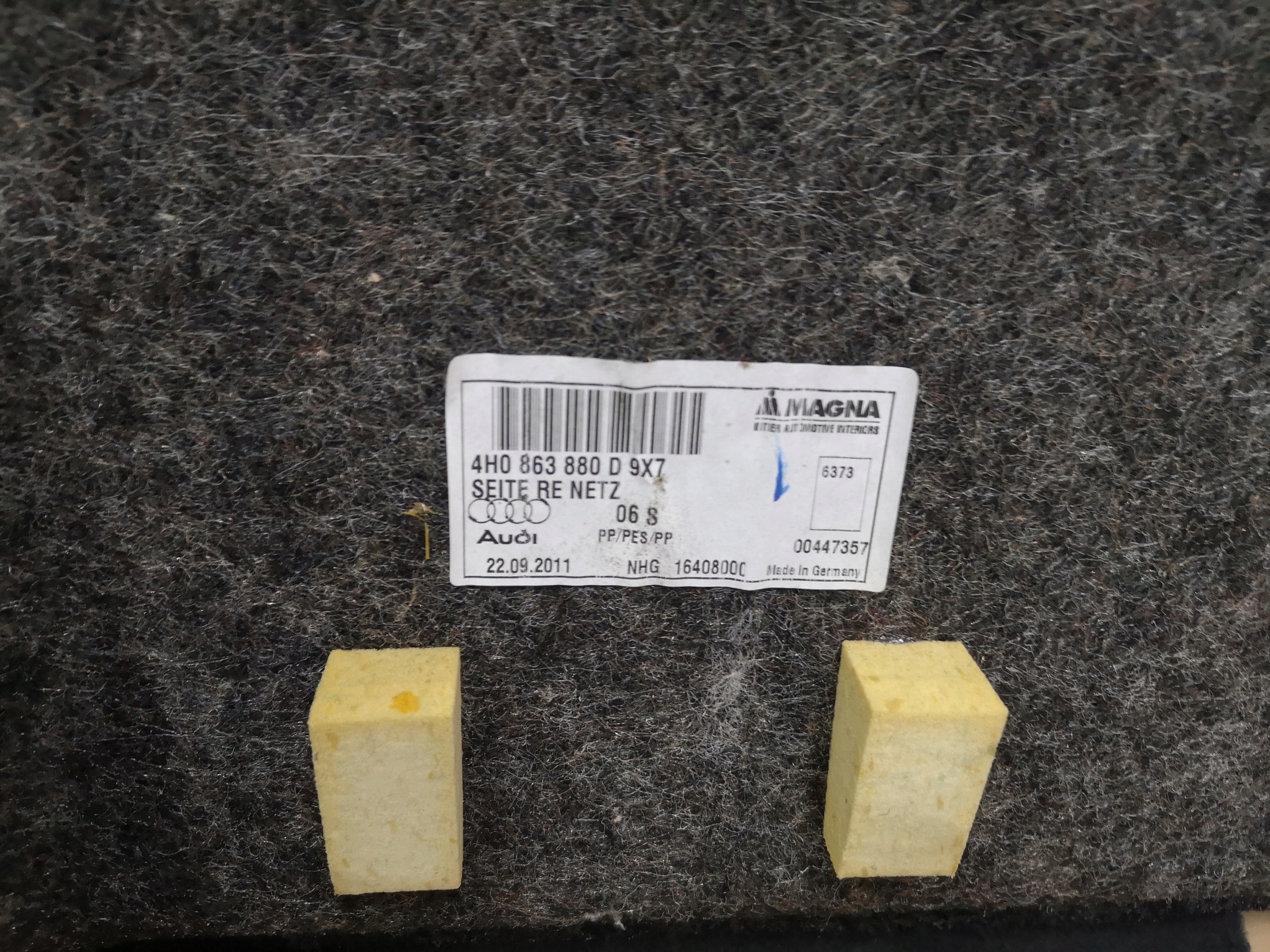 AUDI A8 4H D4 boot upholstery right 4H0863880D