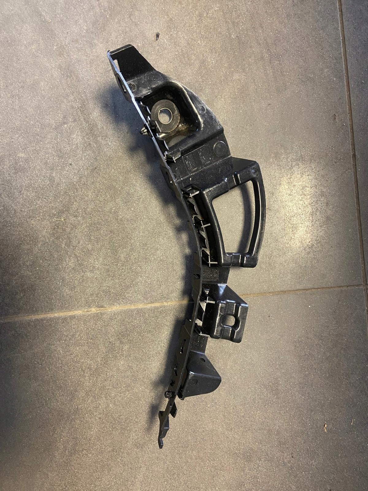 MERCEDES SPRINTER W910 bumper bracket right A9108850500