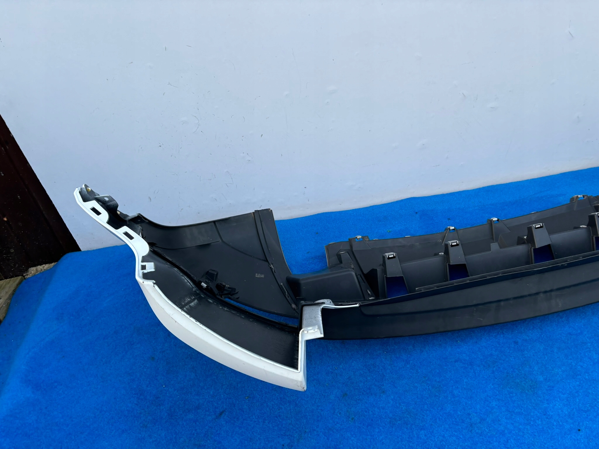RANGE ROVER EVOQUE bumper rear part + moulding NAROZNIKI BJ32-17926-A TD36