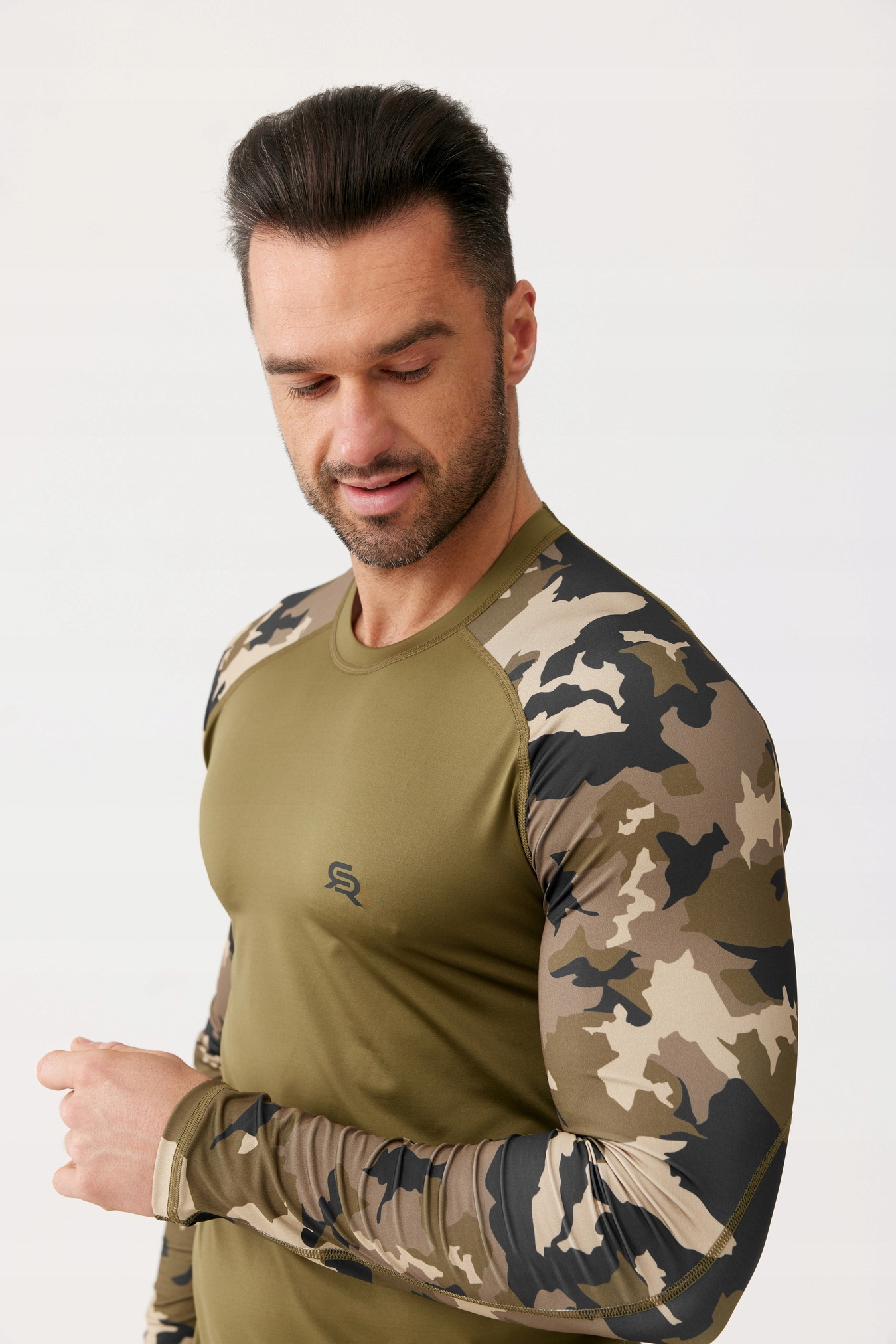 SZYBKOSCHNĄCA KOSZULKA BLUZA TERMOAKTYWNA KHAKI MORO ROUGH RADICAL Marka Rough Radical