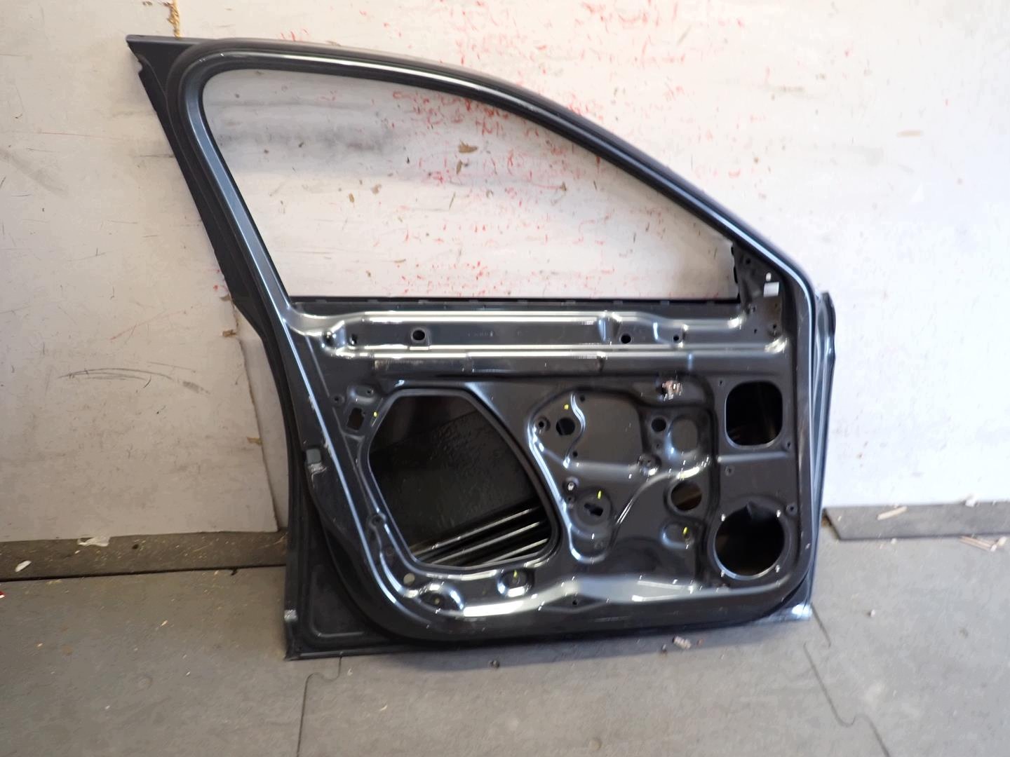 door front front left SKODA SUPERB III 2015- 3V0831311