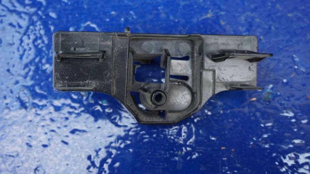 31383497 - VOLVO S90 V90-кронштейн переднього бампера