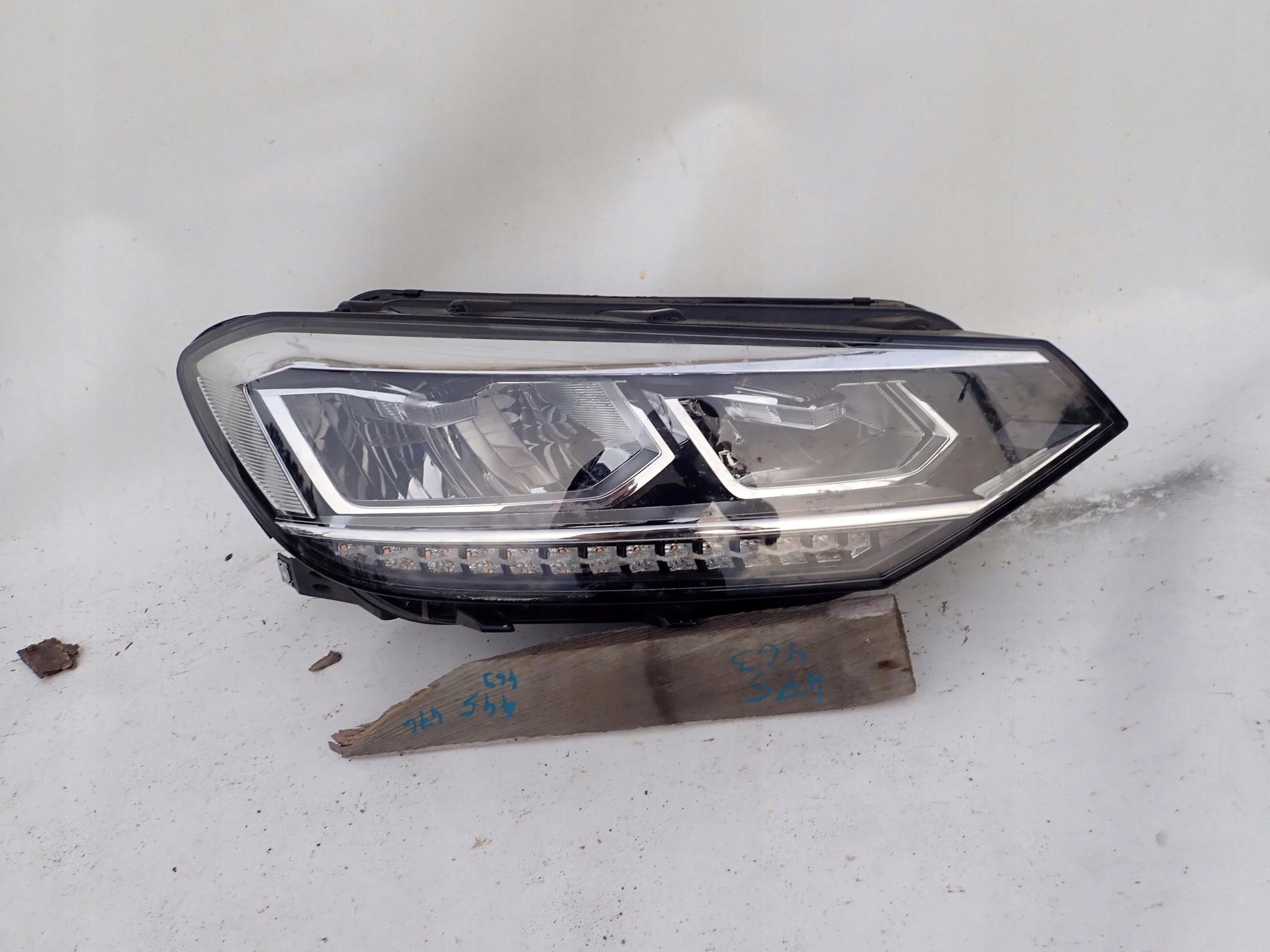 VW TOURAN II 2 15-> light front right FULL LED