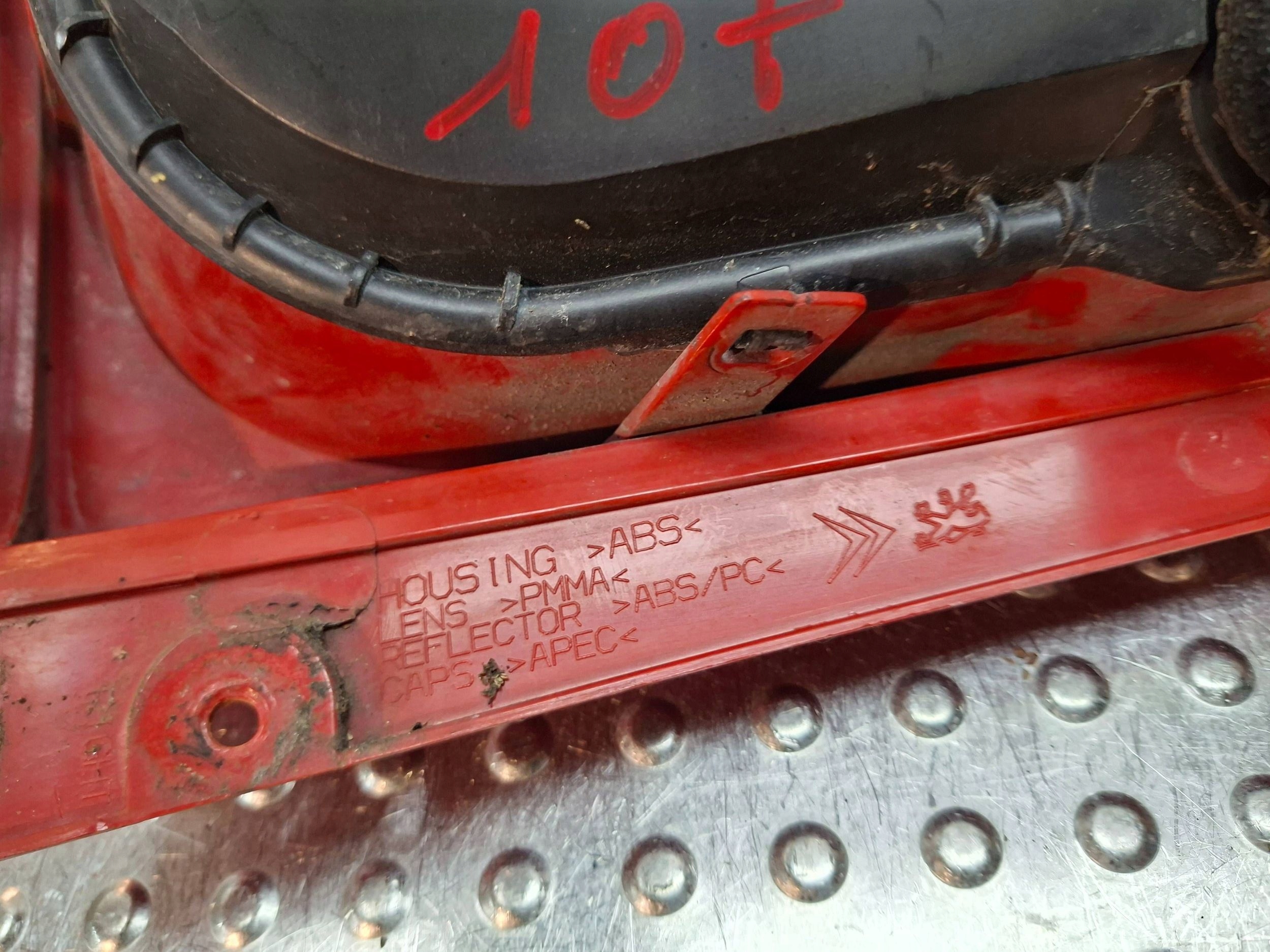 light rear right 81550-0H040 PEUGEOT 107 2005