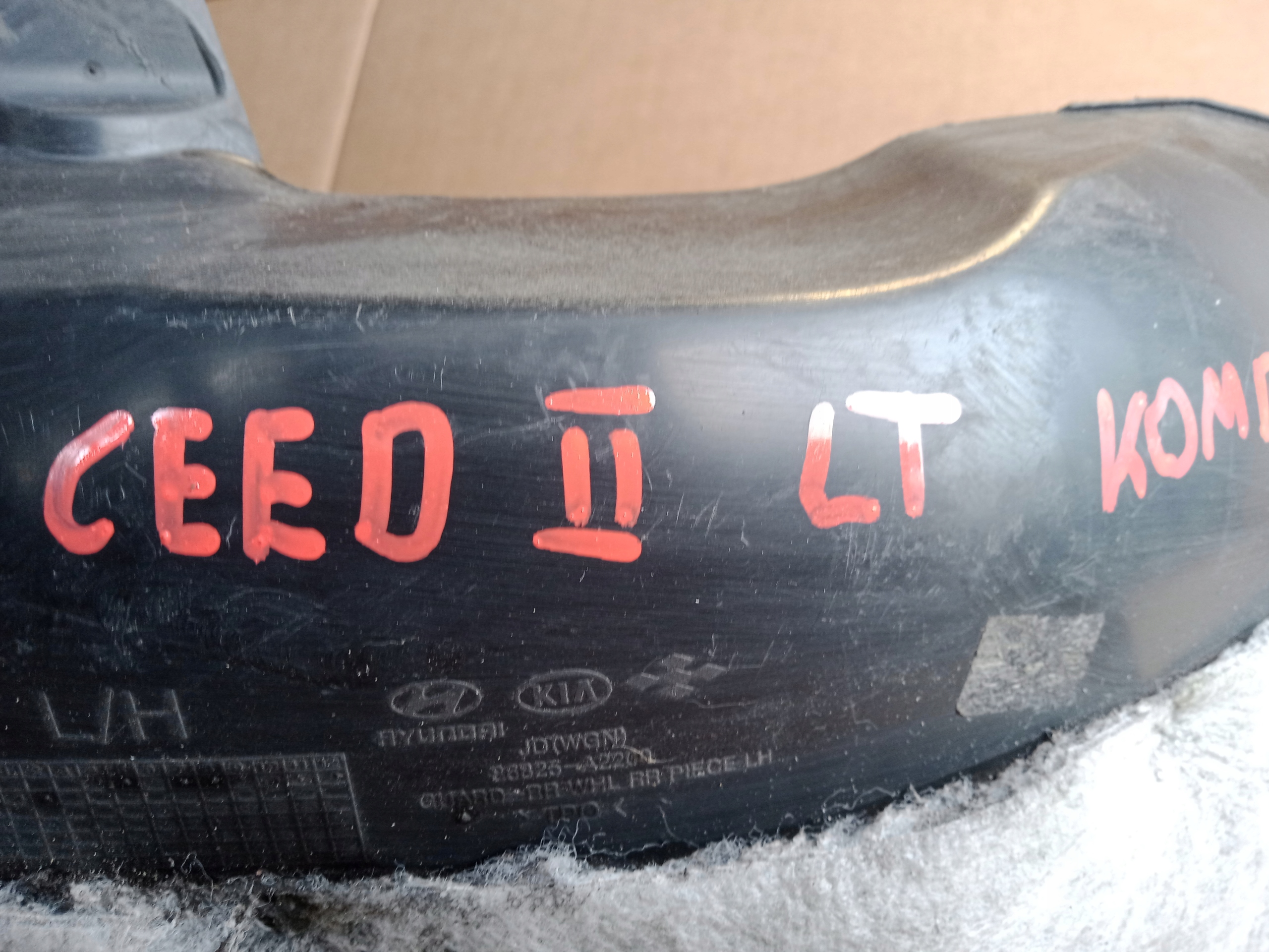 KIA CEED II KOMBI mudguard left right rear part 2012