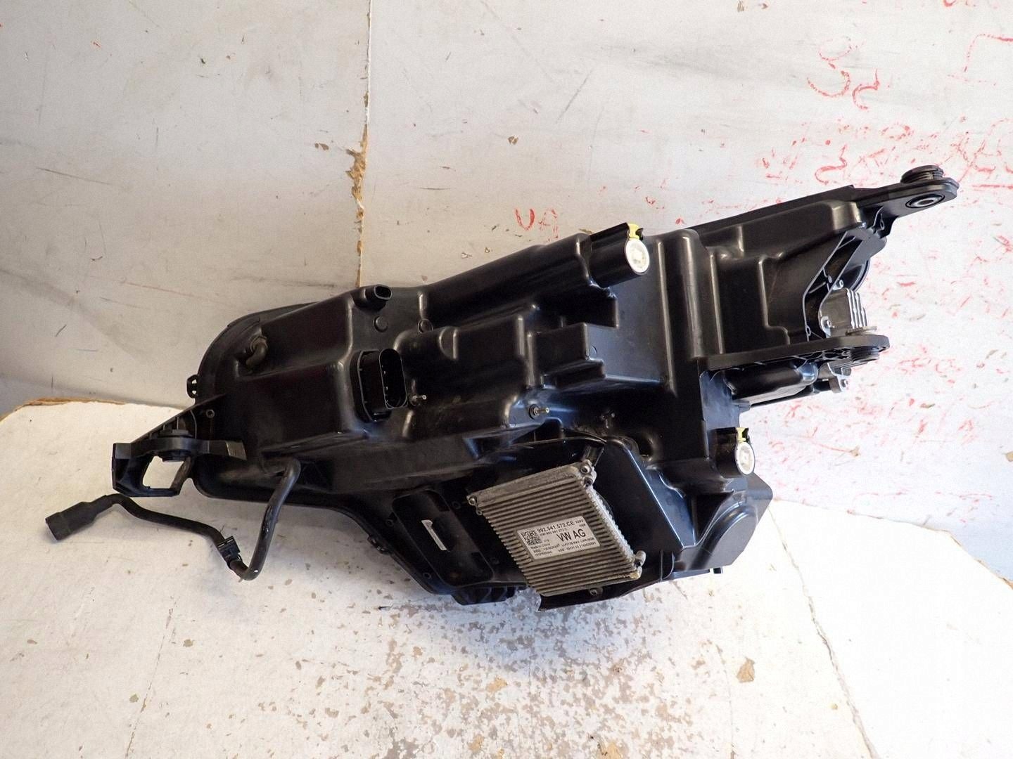 light front front right SKODA KODIAQ LIFT 2021- 566941036