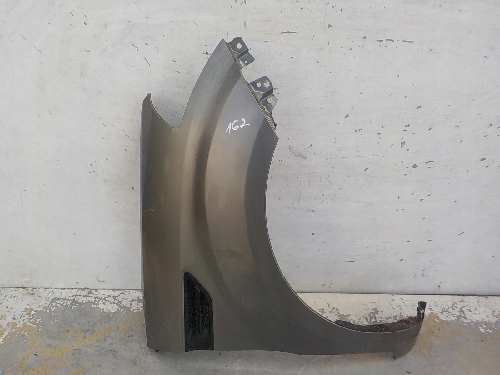162 KIA SOUL and 09-13 fender right front front