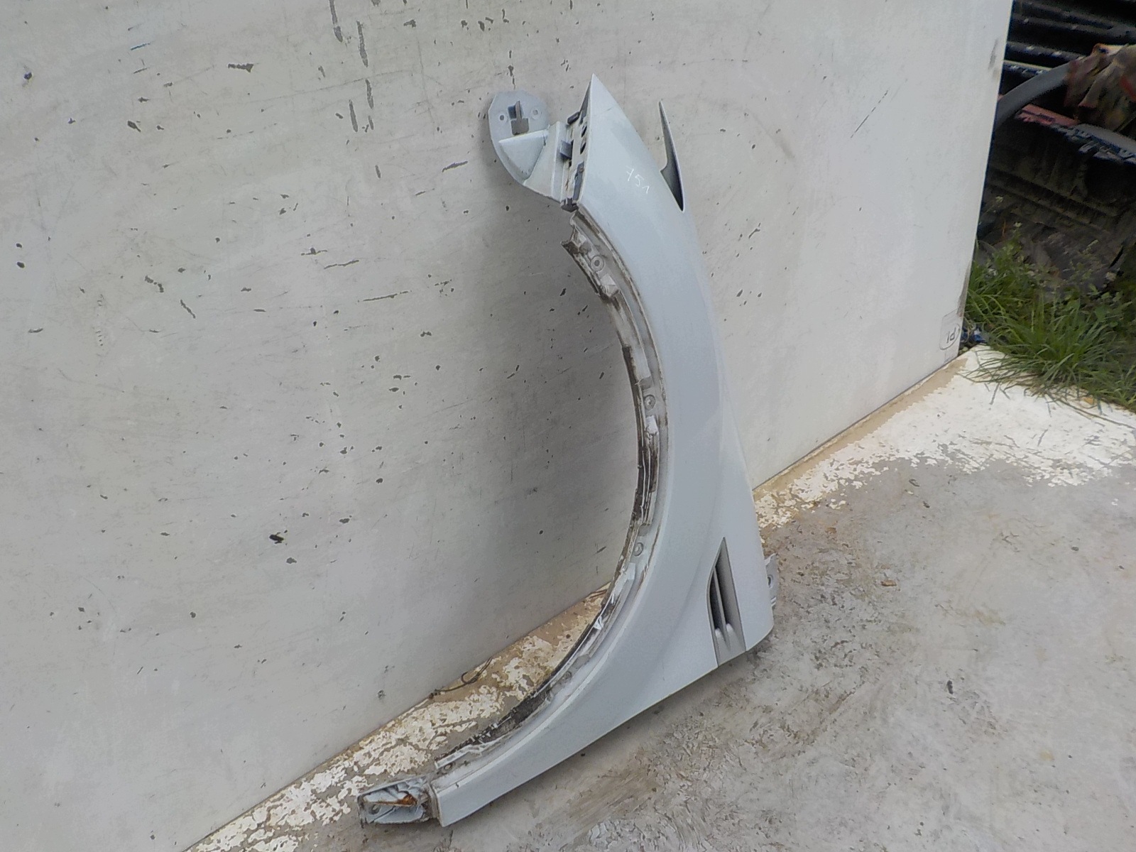 751 FORD KUGA and 08-12 fender left front front