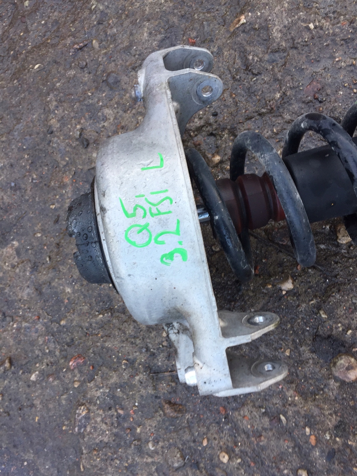 AUDI Q5 3.2 FSI shock absorber left front 8R0031F