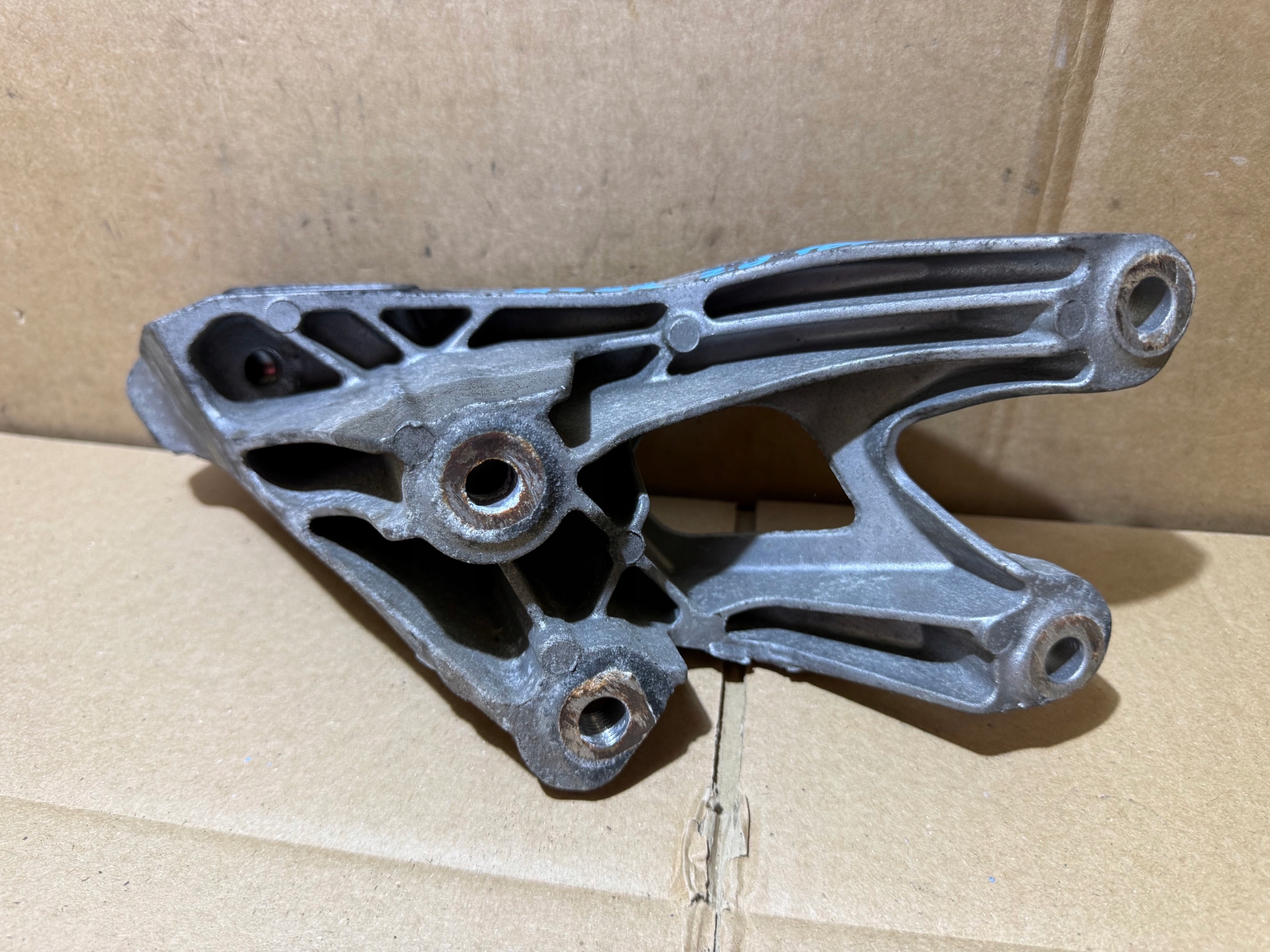 AUDI Q5 8R A4 B8 Supporto Supporti motore usato 8K0199307AP