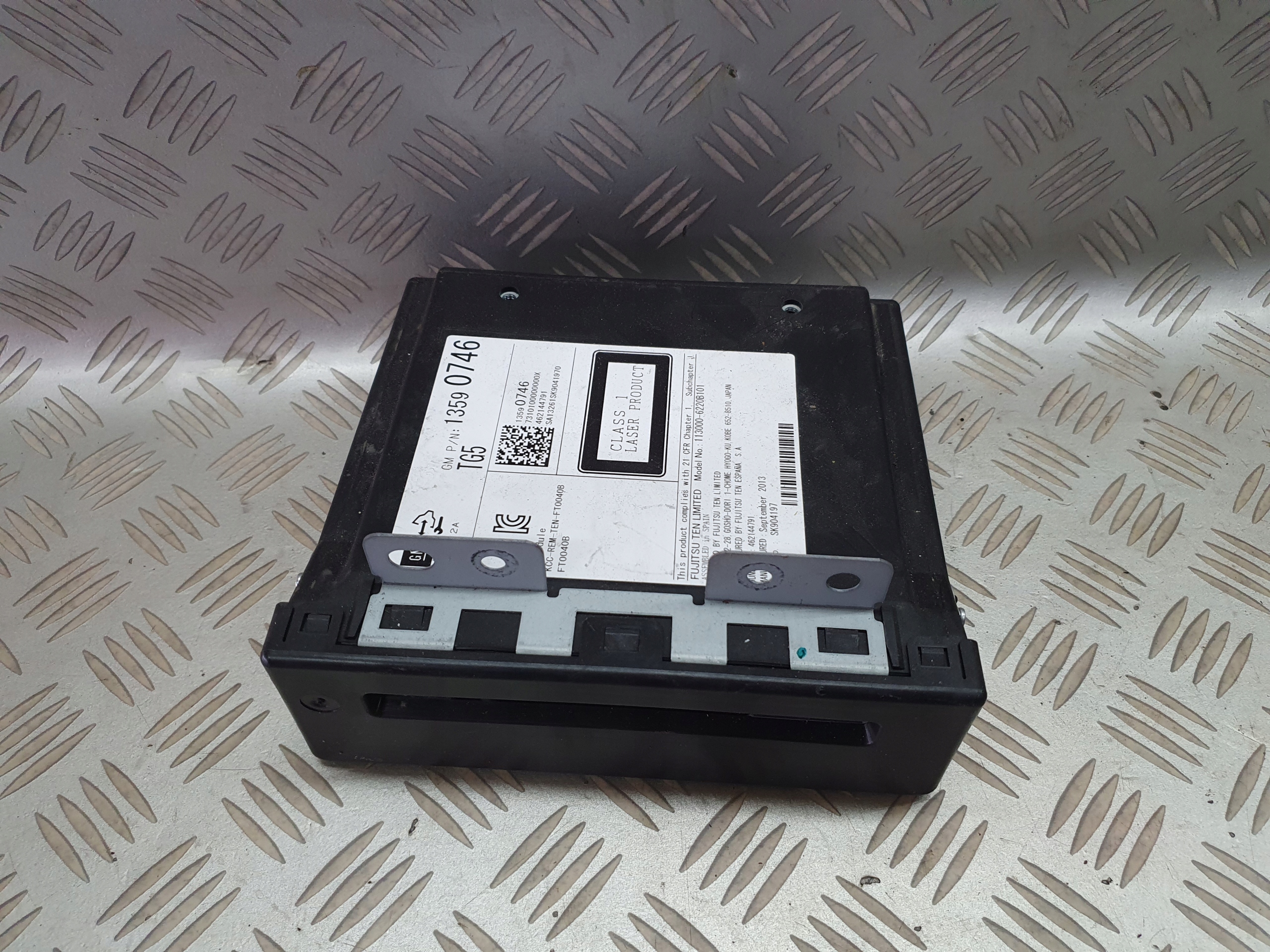 RADIO ZMIENIARKA CD INSIGNIA A LIFT 13590746