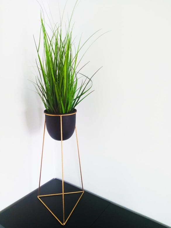 METALOWY KWIETNIK Z DONICĄ CZARNY ZŁOTY ROZM. L Wysokość produktu 60 cm