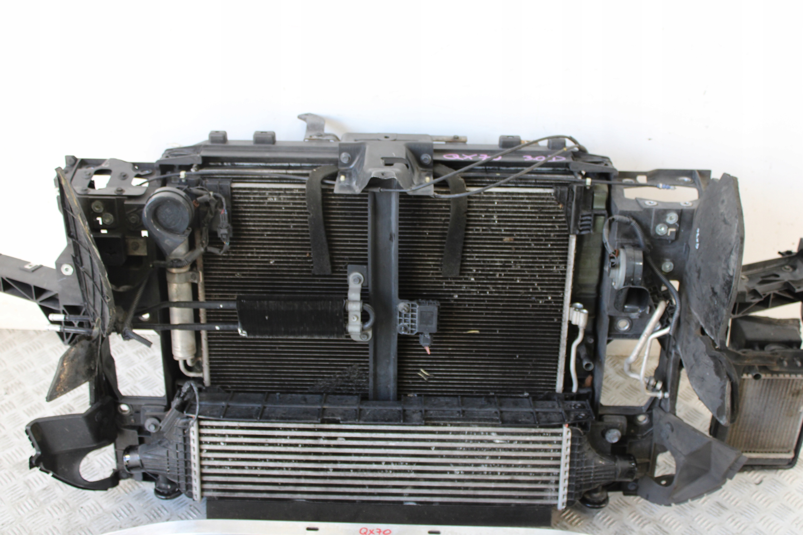 support panel for radiators front pillar radiator INFINITI QX70 3,0D