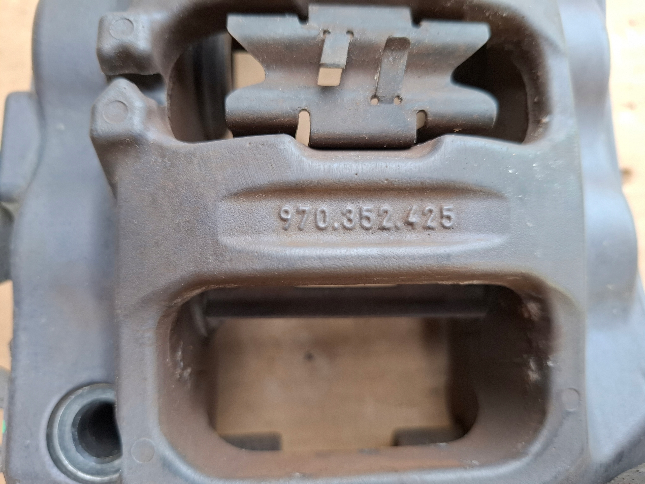 caliper brake right rear part PORSCHE 911 992