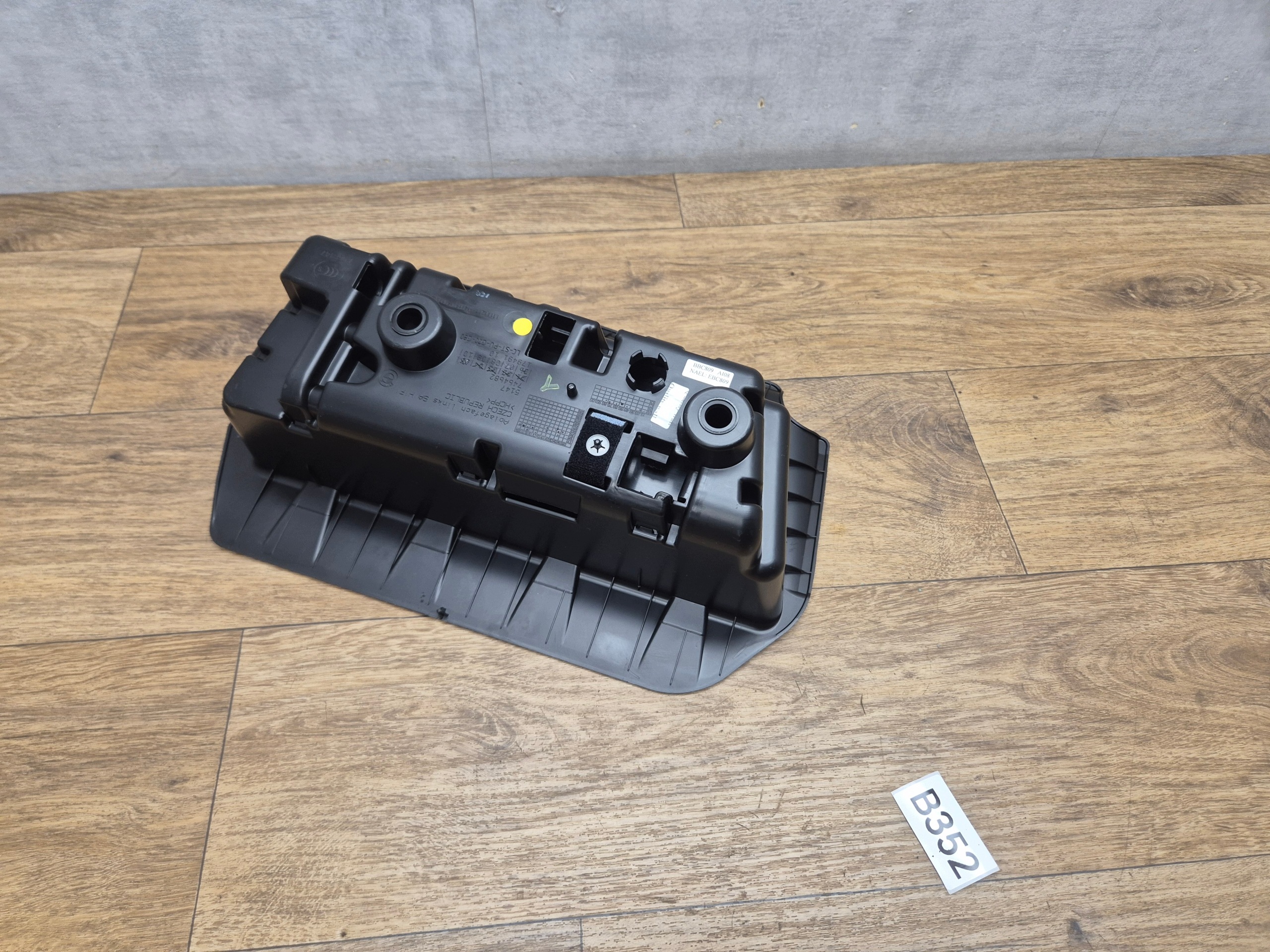 BMW 3 G20 G22 M3 G80 left passenger compartment rear sump boot plato rear part 7464682