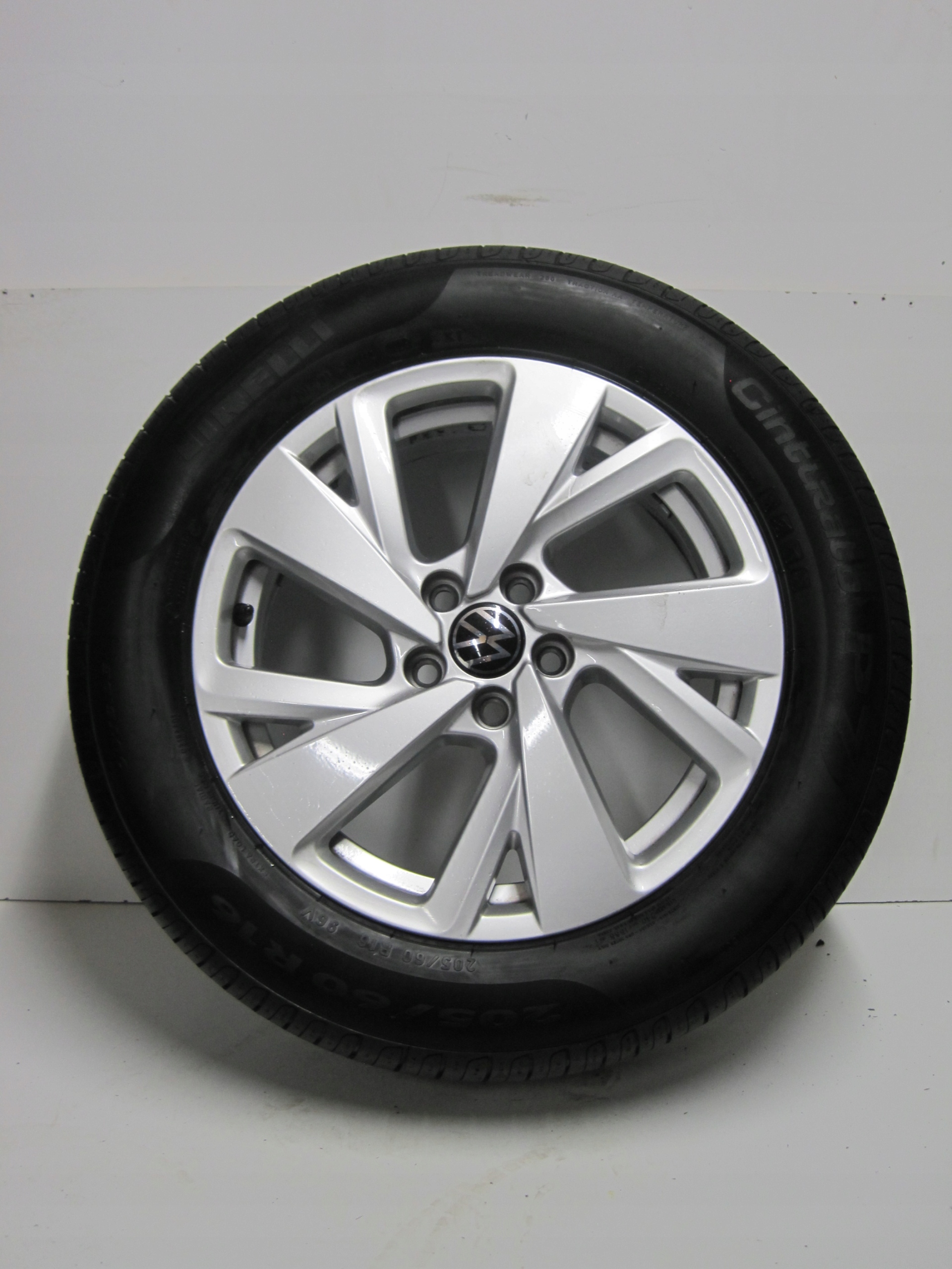 wheels discs tyres VW TAIGO 2G7 R16 25r