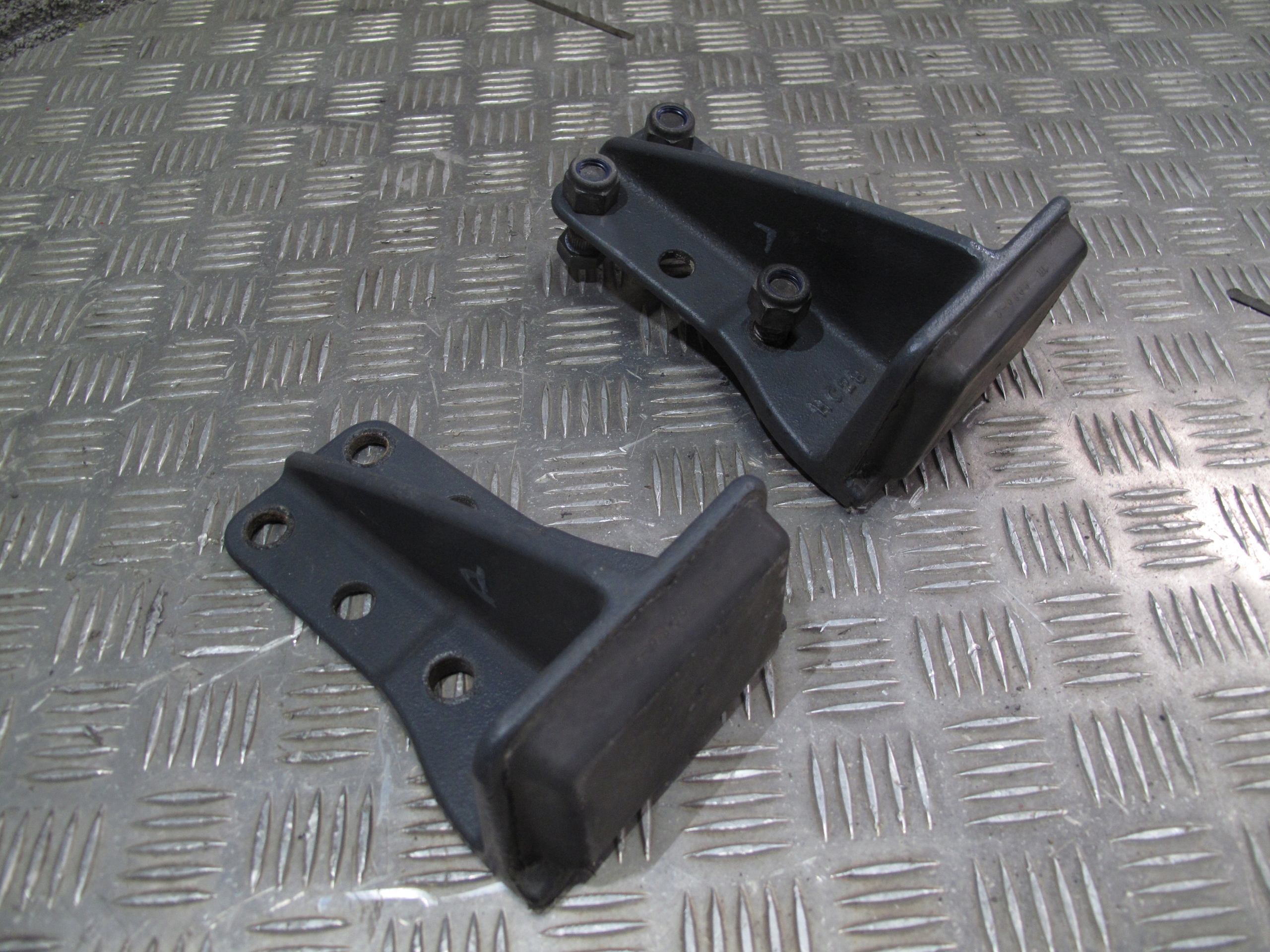 1870119 - ОТБОЙНИК ОТБОЙНИКИ РАМЫ SCANIA R S