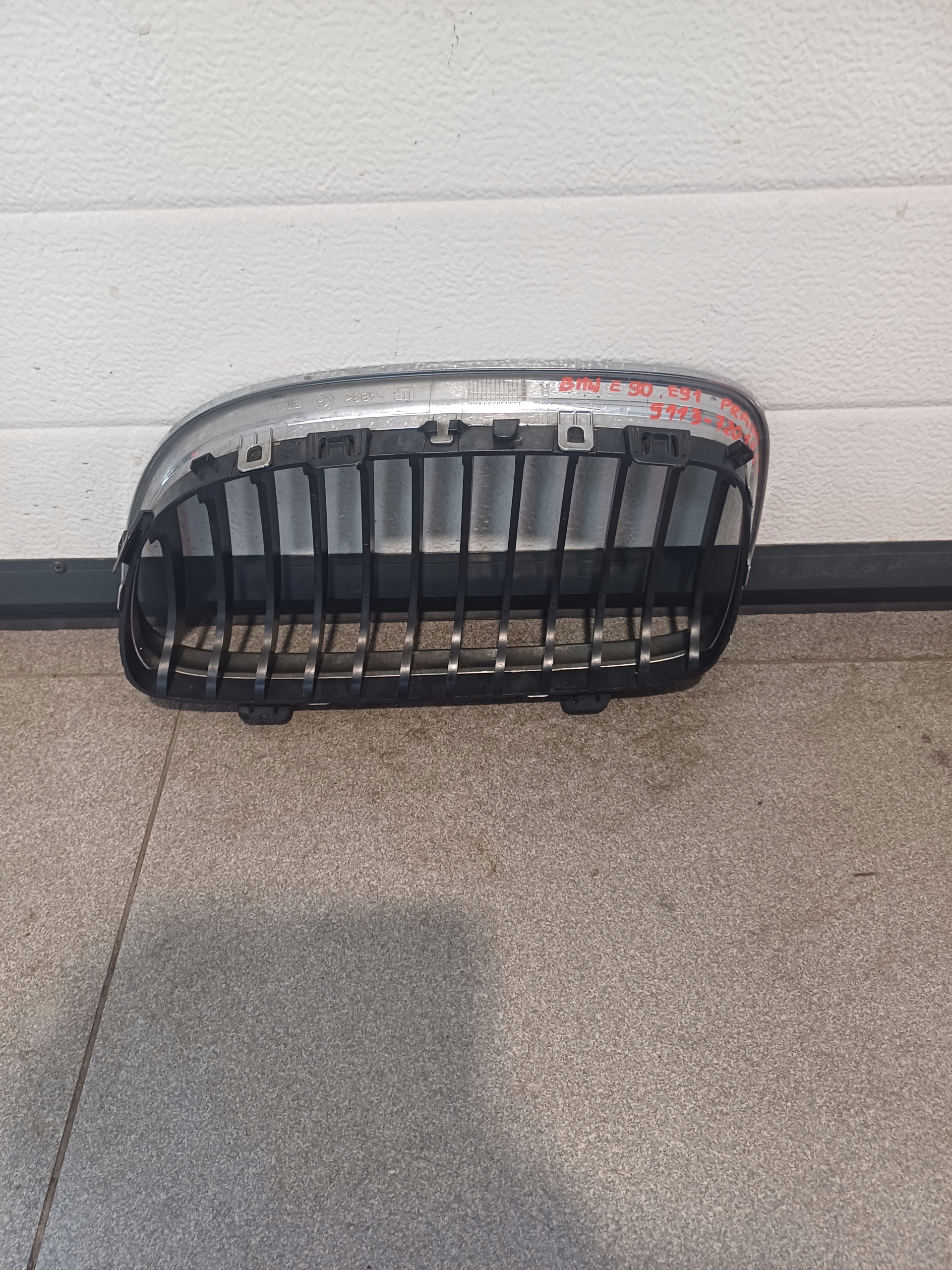 kidney grille grill right front front BMW E90 E91 LIFT 7201968