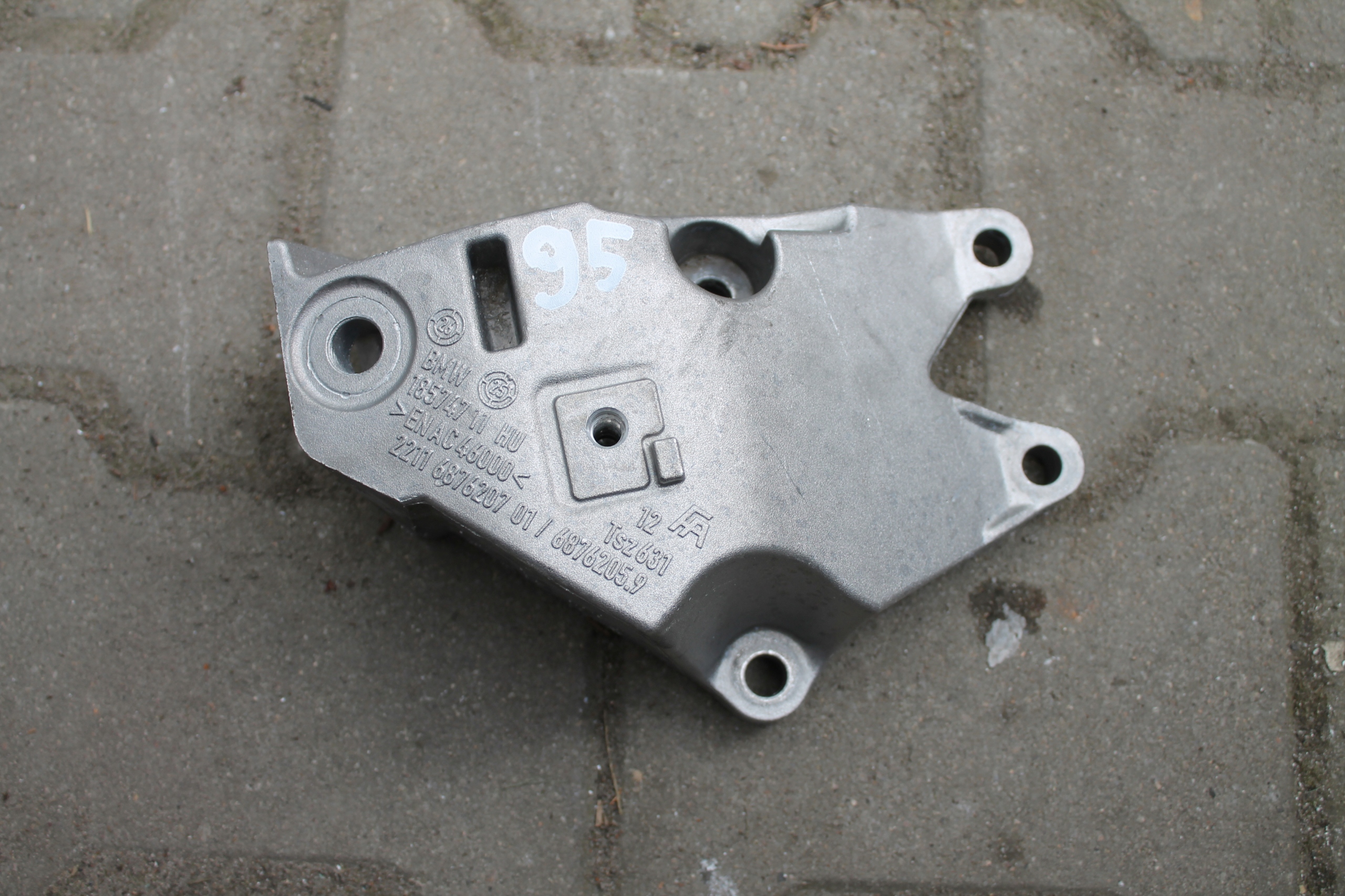 95. Support Support moteur plaque montage fixation BMW 6976207