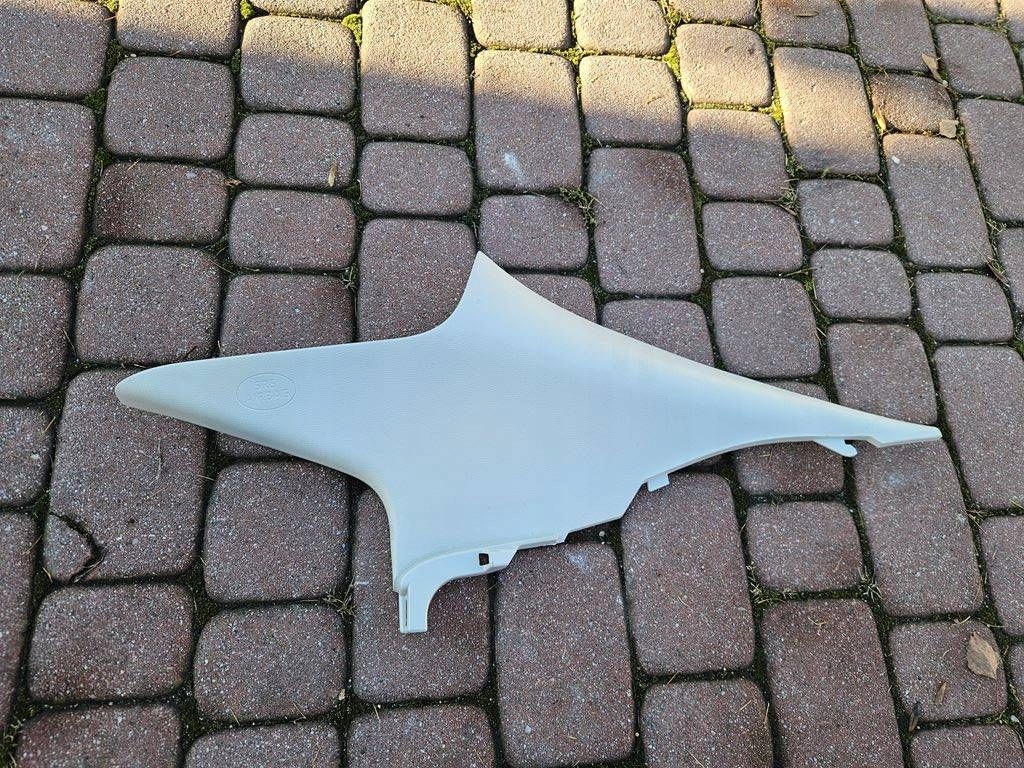 obal kryt slupka Krémové SEDAN Toyota Corolla E210 E21 304382
