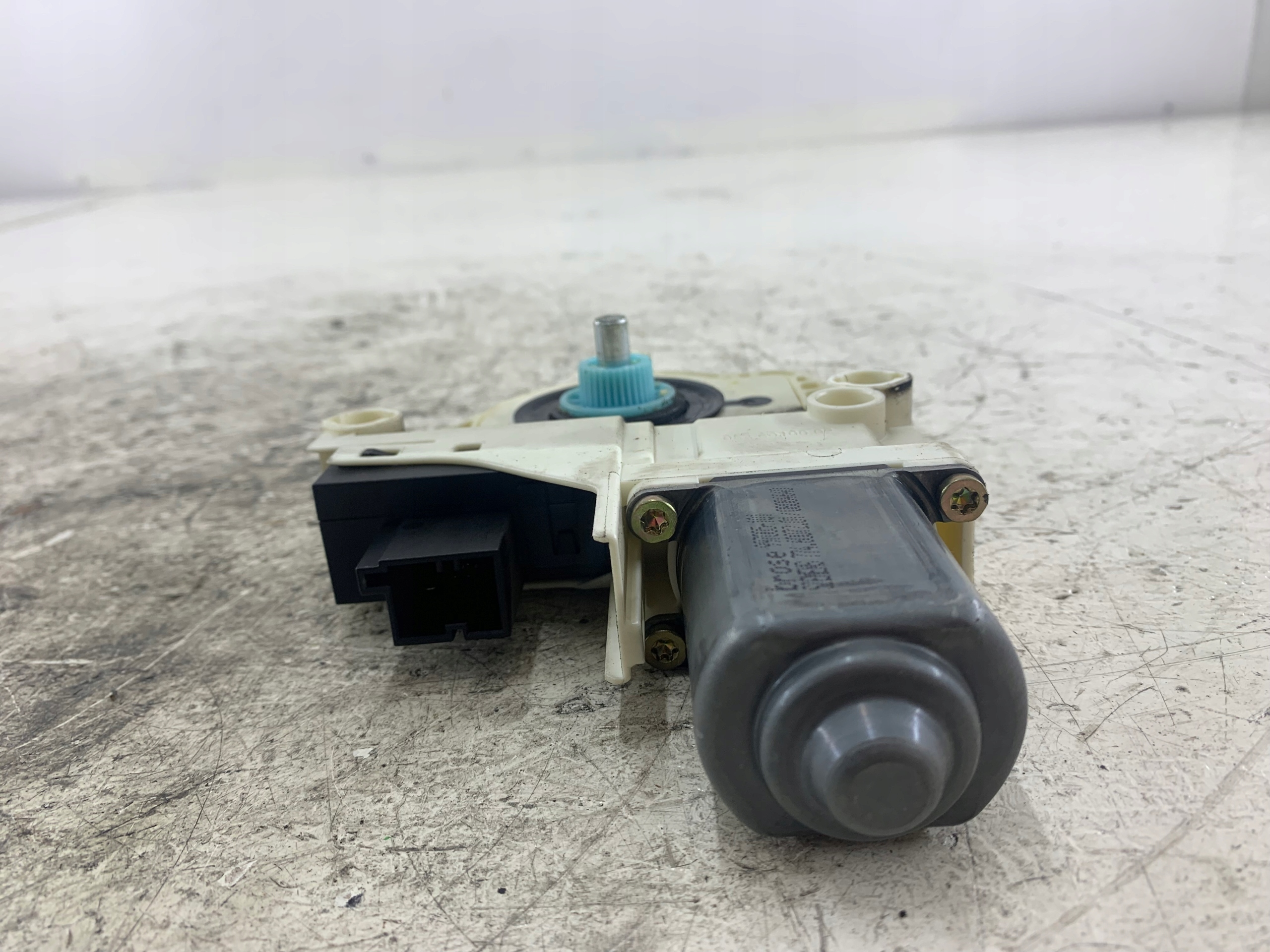AUDI A6 C6 mini motor windows left rear part 4F0959801A