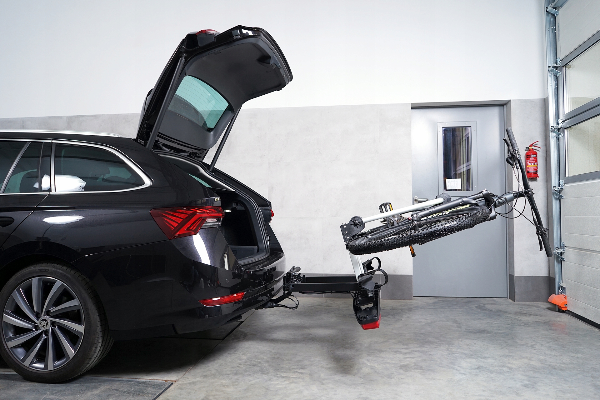 Bagażnik rowerowy na hak WESTFALIA BC80 2/3 ROWERY Typ uchwytu platforma