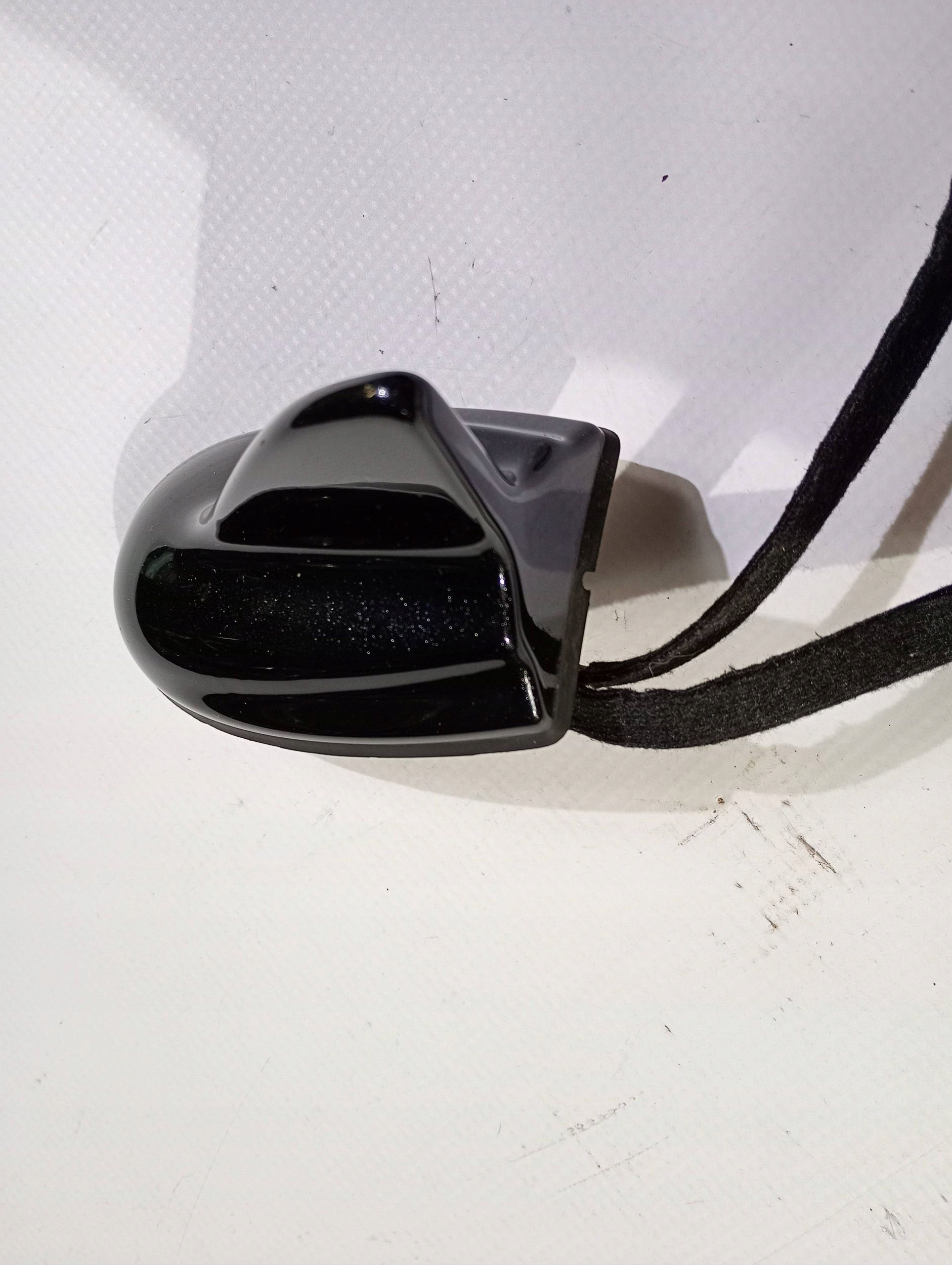 Antena Tetöi GPS rekin pletwa Dodge Challenger 2015