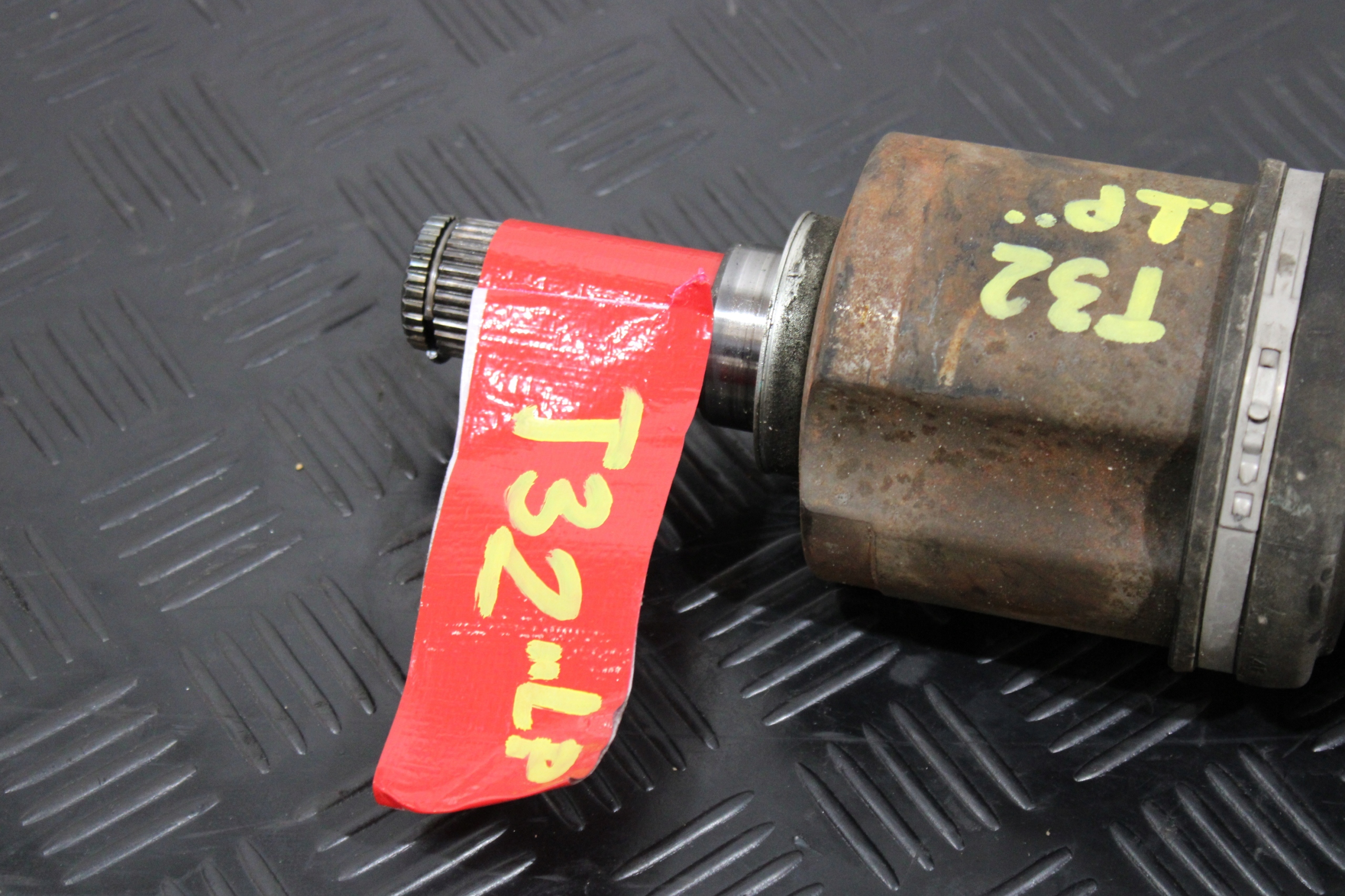 semi-axis semi-axis left front left front NISSAN X-TRAIL T32