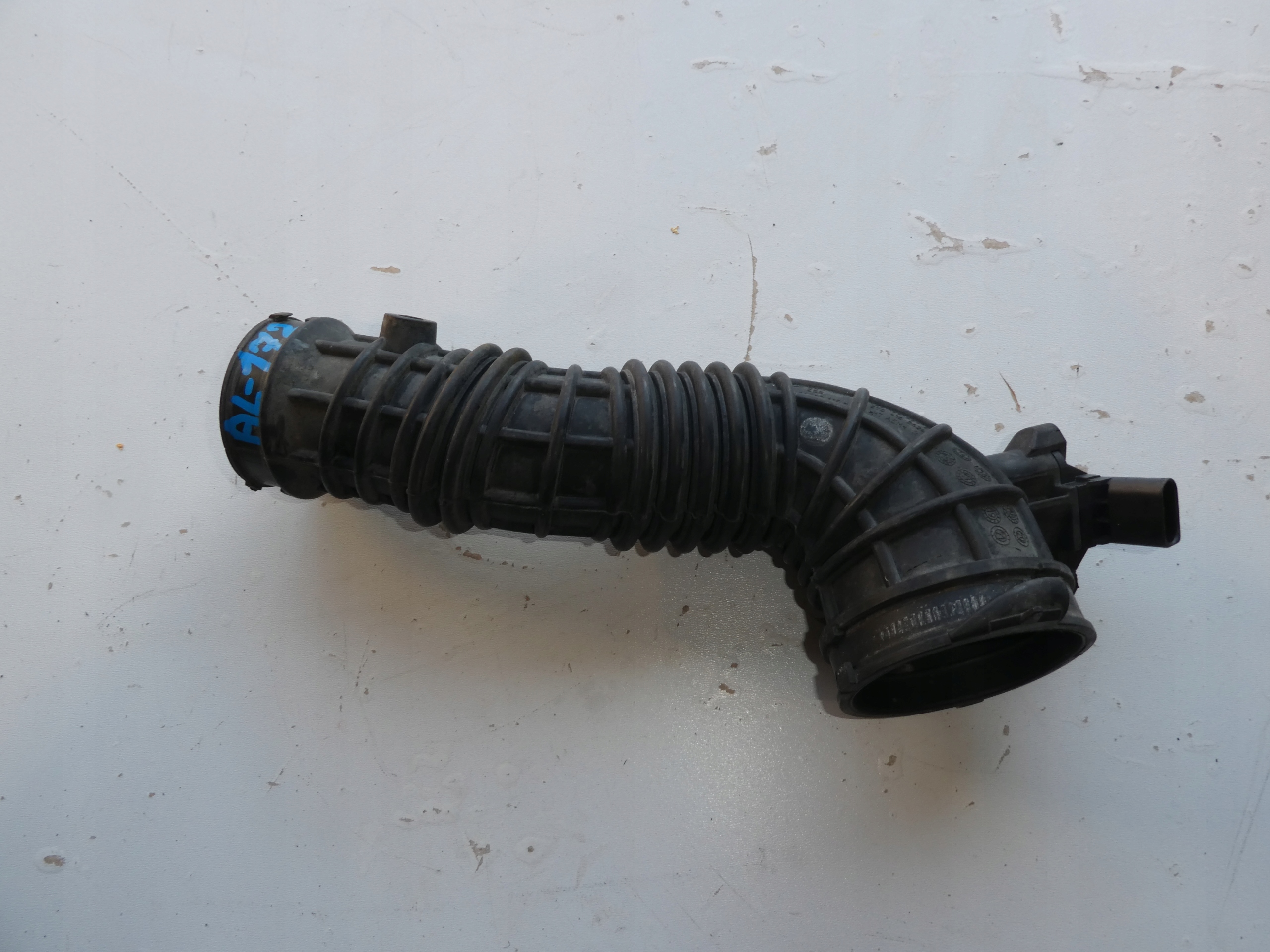 VW T6 air hose 7E0129627E