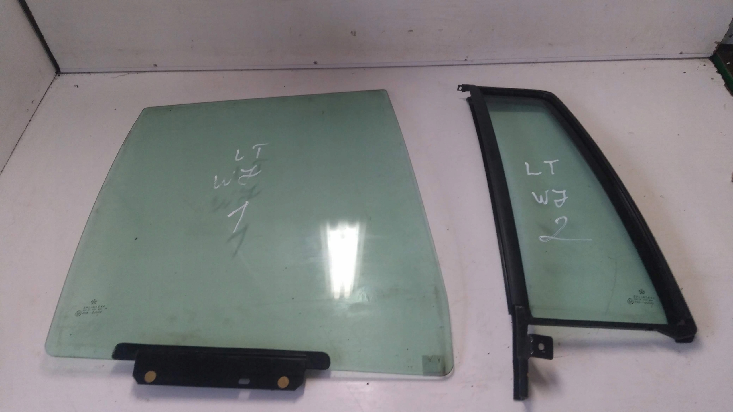 Szyba lewa tylna drzwi Jeep Grand Cherokee Wj