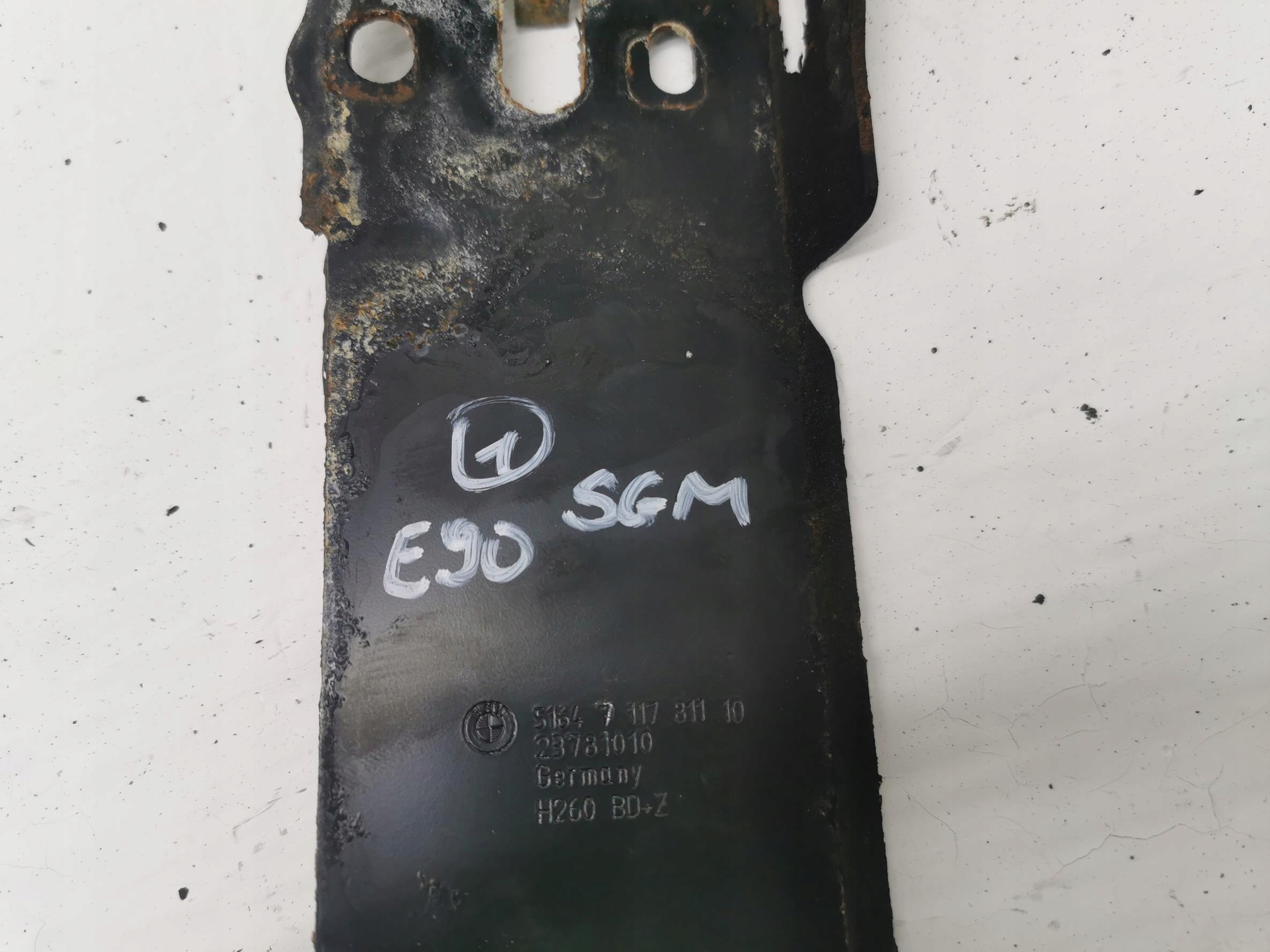holder radiator left BMW SERIA 3 E90 E91 04-12