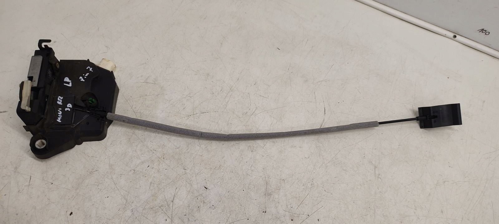 lock door front front left Mini R56 1,6 VTI