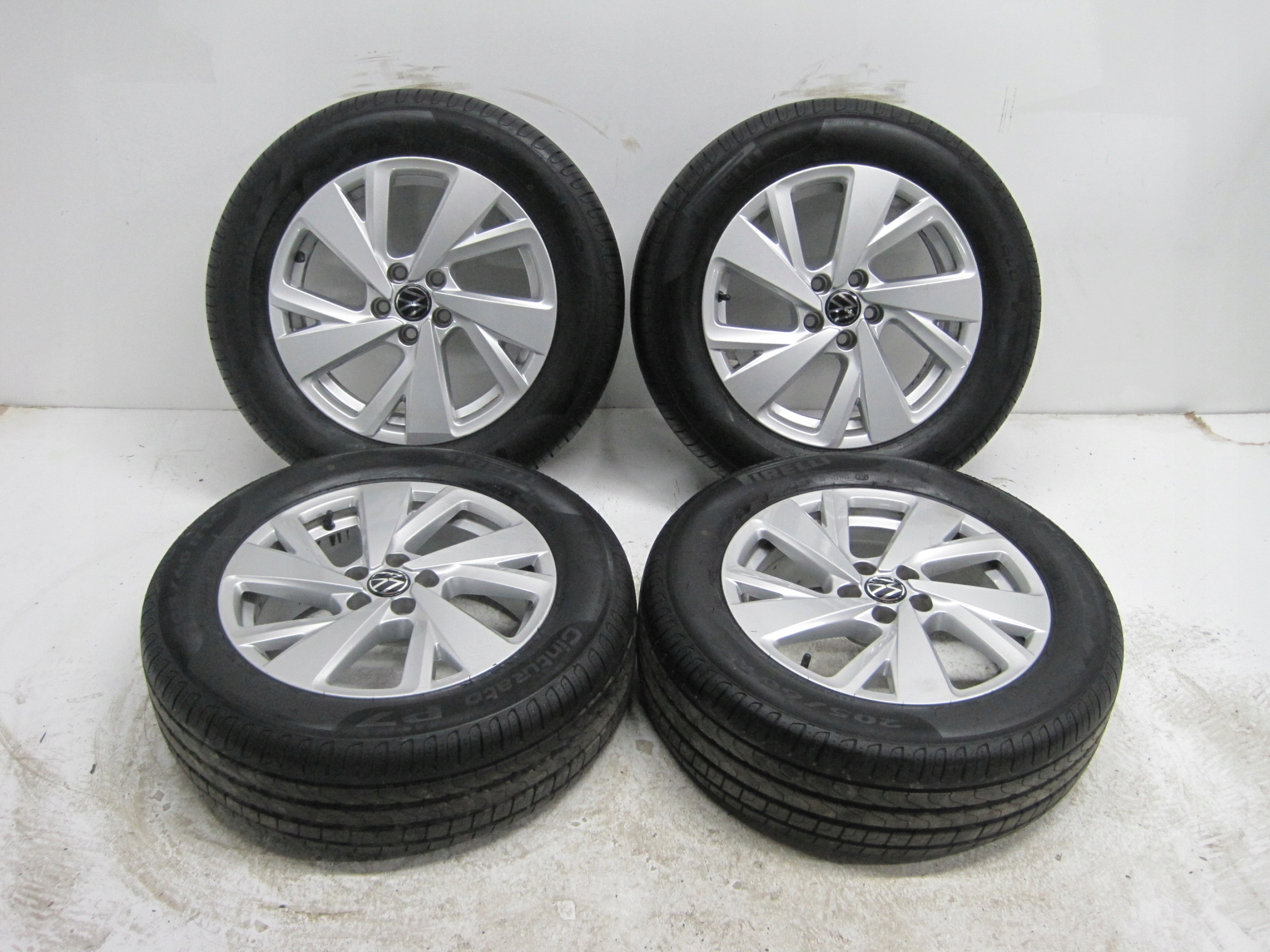 wheels discs tyres VW TAIGO 2G7 R16 25r