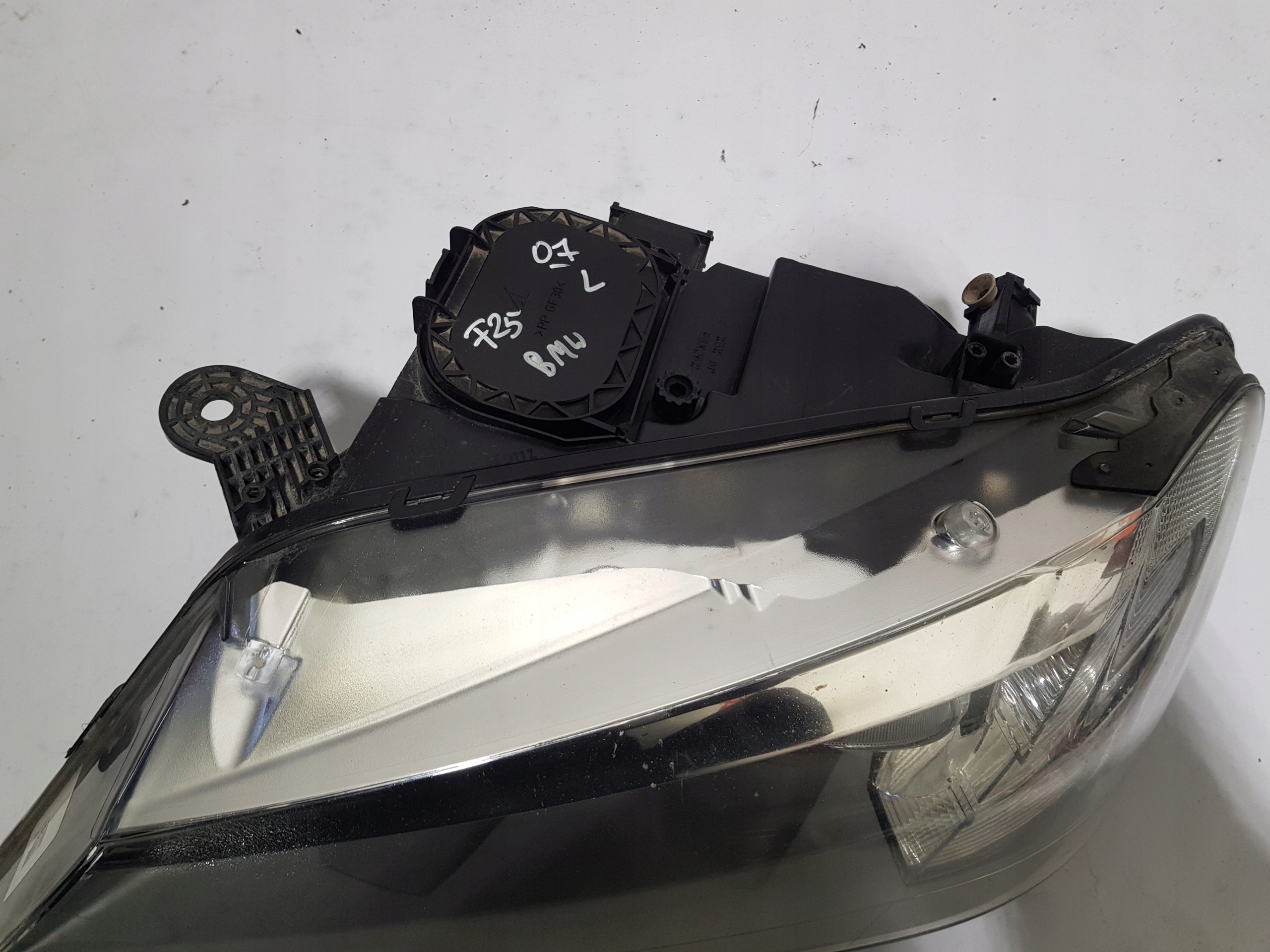 BMW X3 F25 light left front UK