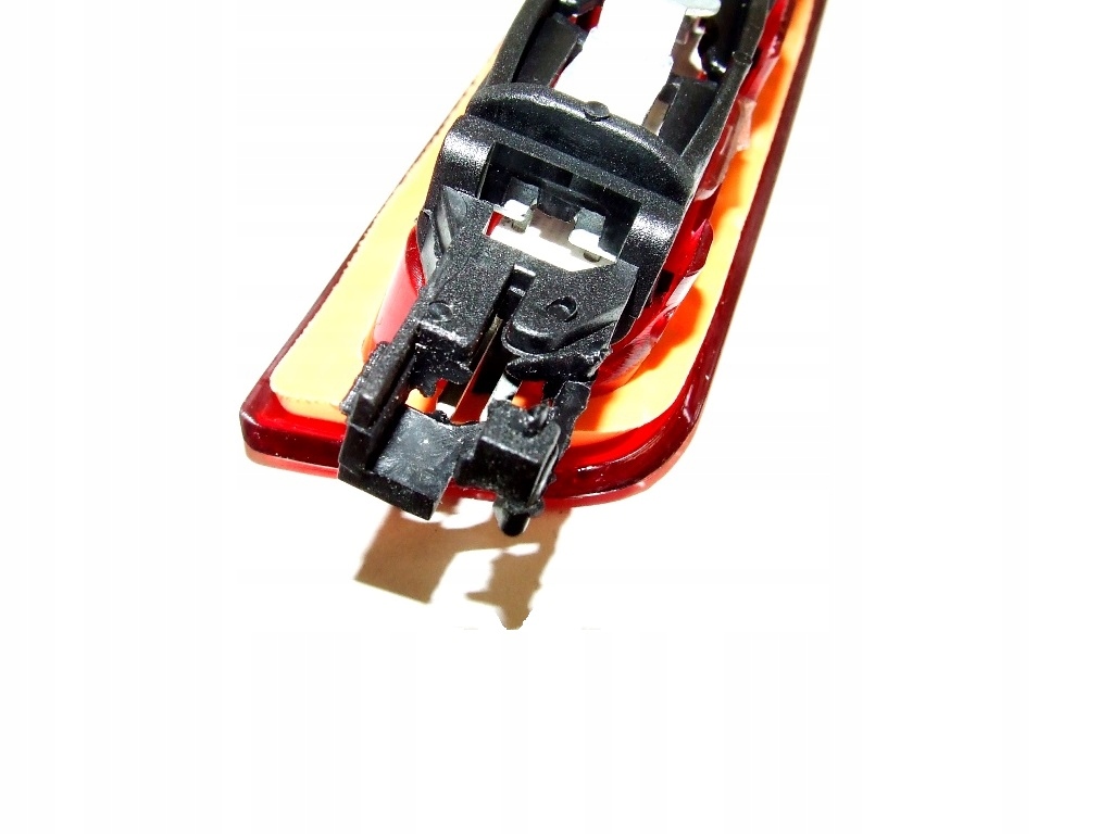 LAMPKA TYŁ TYLNA TRZECIE ŚWIATŁO STOP STOPU LED VW VOLKSWAGEN CADDY III Źródło światła LED