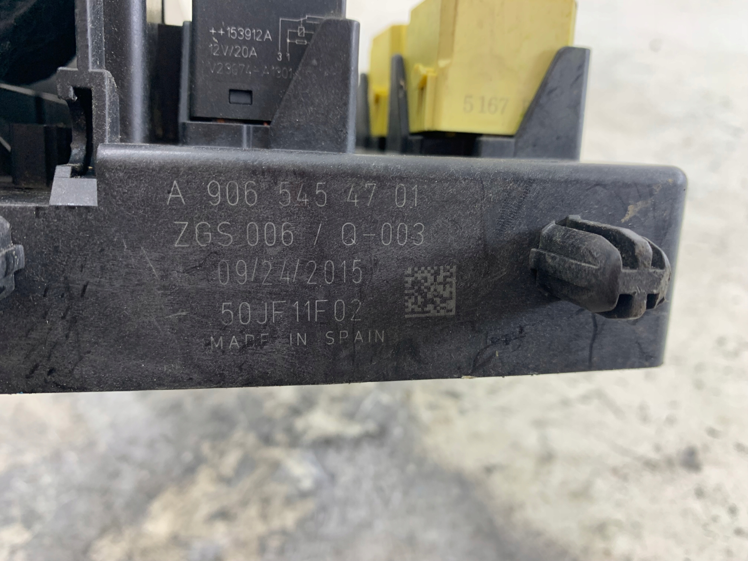 VW CRAFTER und SPRINTER 906 Kasten der Sicherungen A9065454701