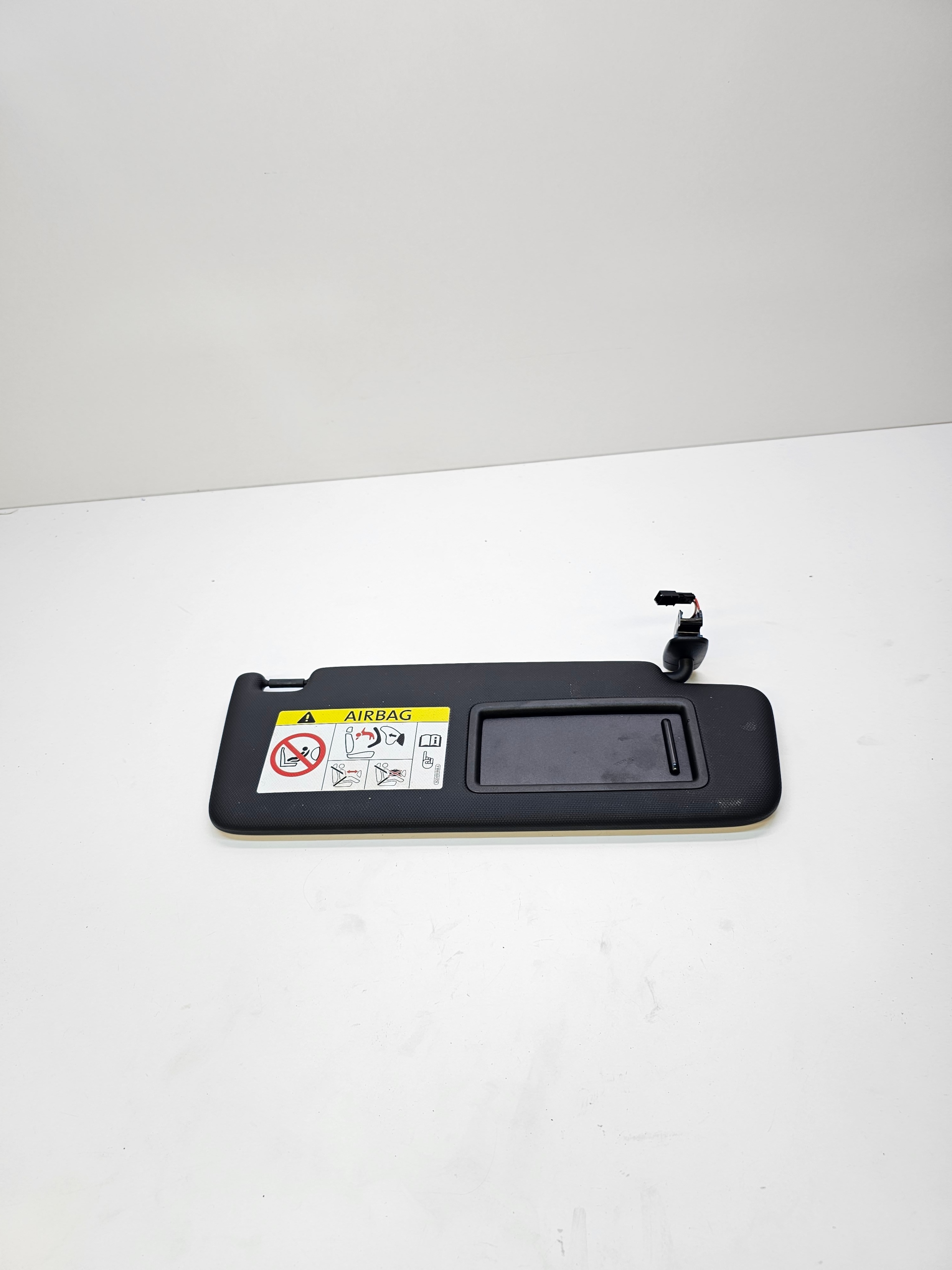 BLENDE ABDECKUNG PRZECIWSLONECZNA AUDI A4 B9 A5 8W0857552G