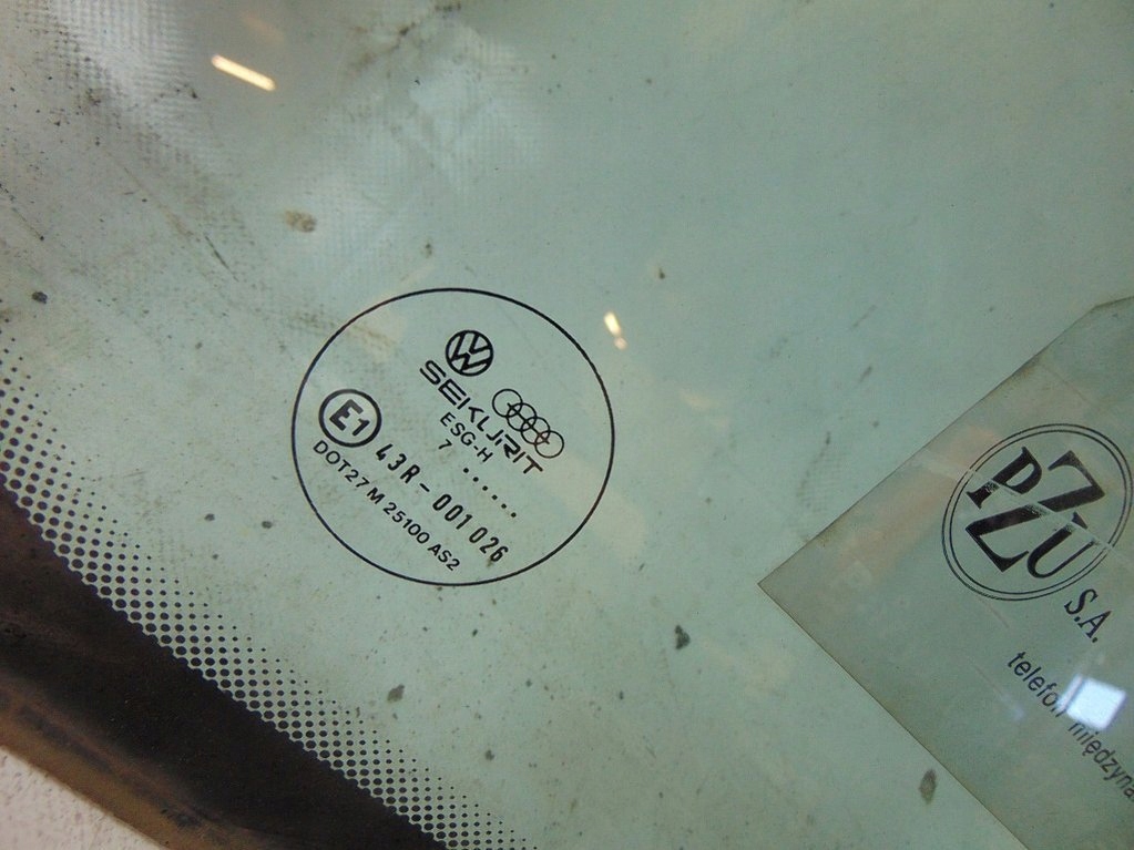 VW PASSAT B2 88r HB SZYBA Z KLAPY TYŁ Producent części Volkswagen OE