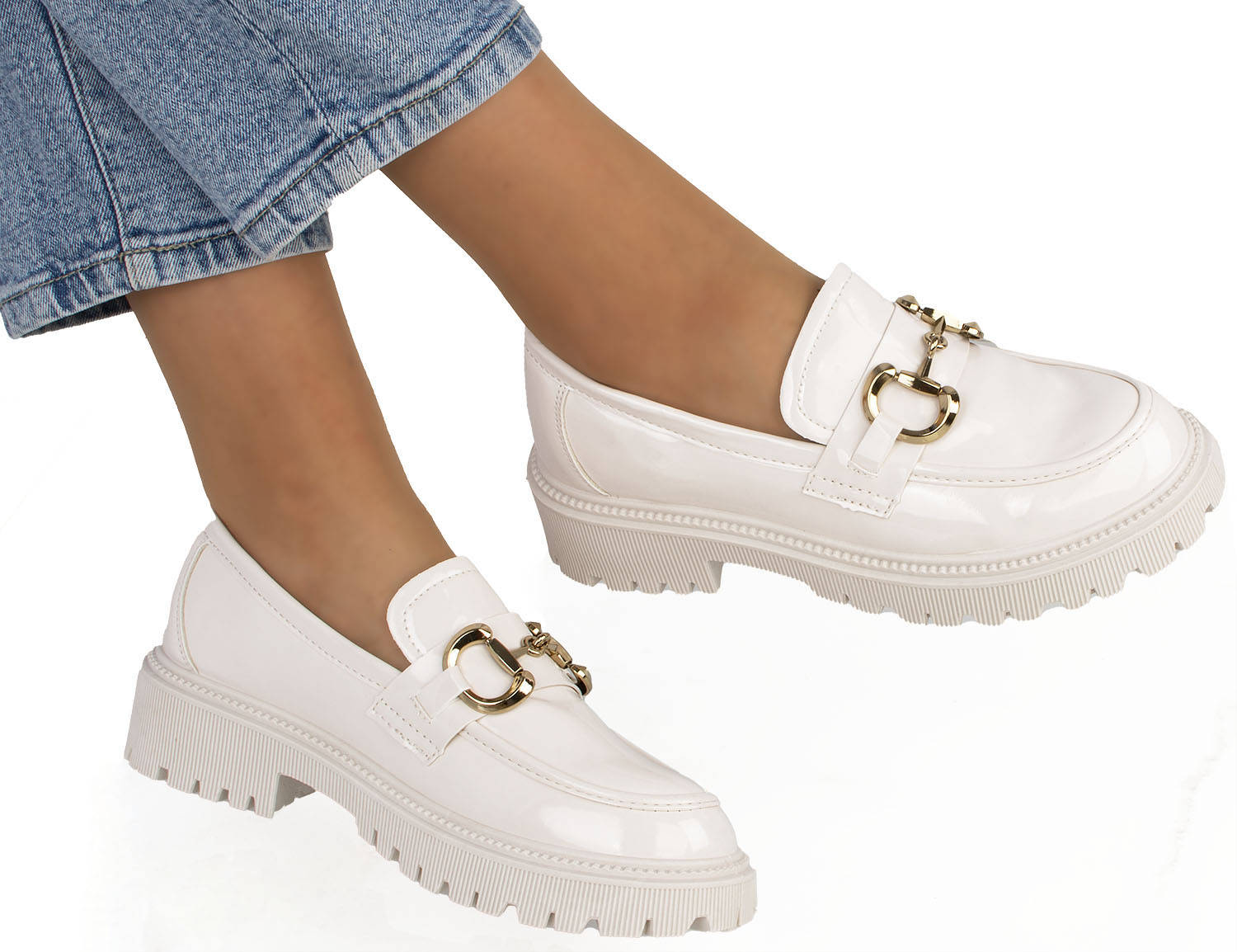 MOKASYNY PÓŁBUTY BEŻOWE Z ŁAŃCUCHEM 41 Marka inna