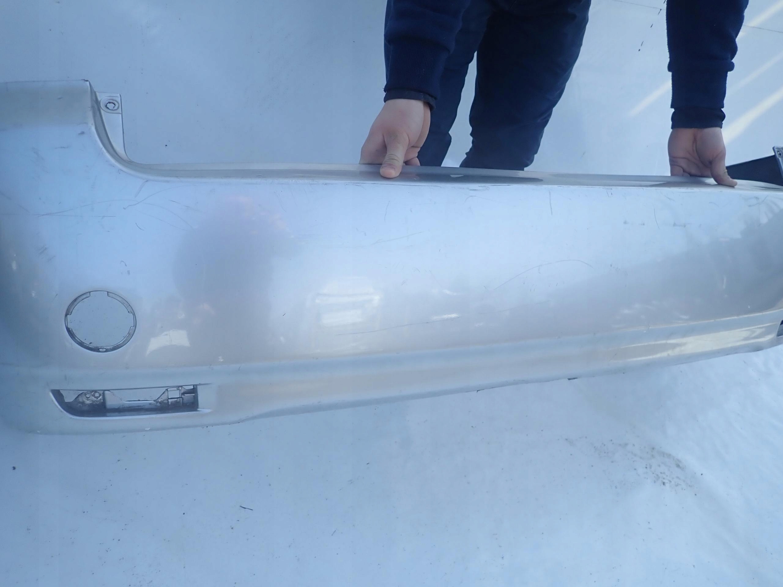 TOYOTA AVENSIS VERSO 02-04 Stoßstange heck hinten