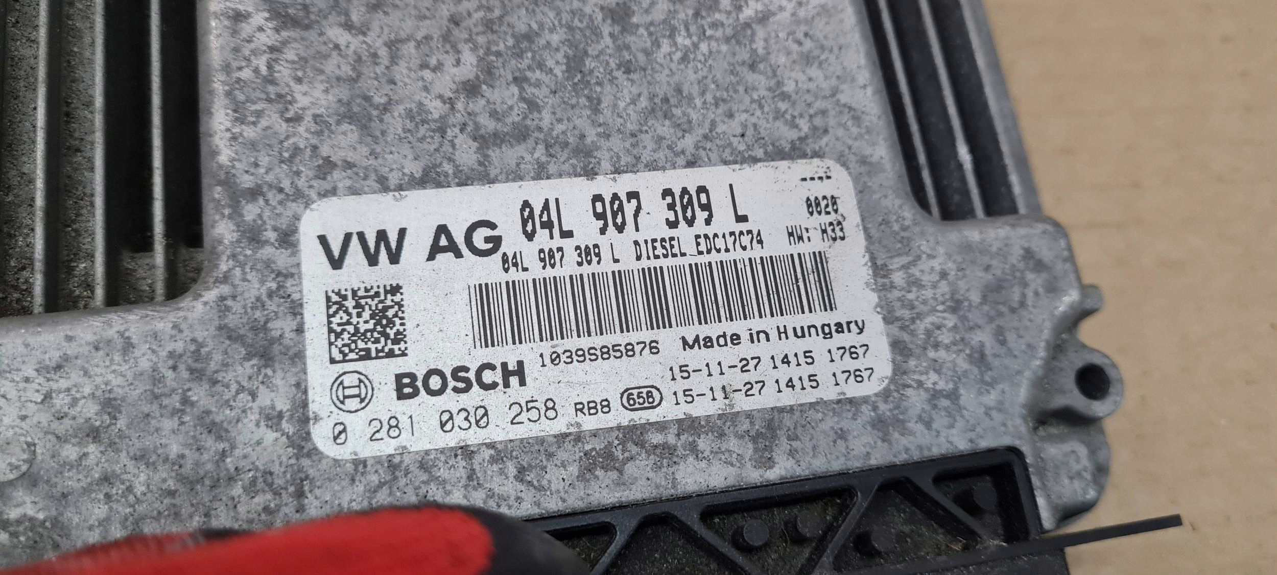 A4 B9 8W computer control unit of the engine 2.0 TDI 04L907309L A5 8W