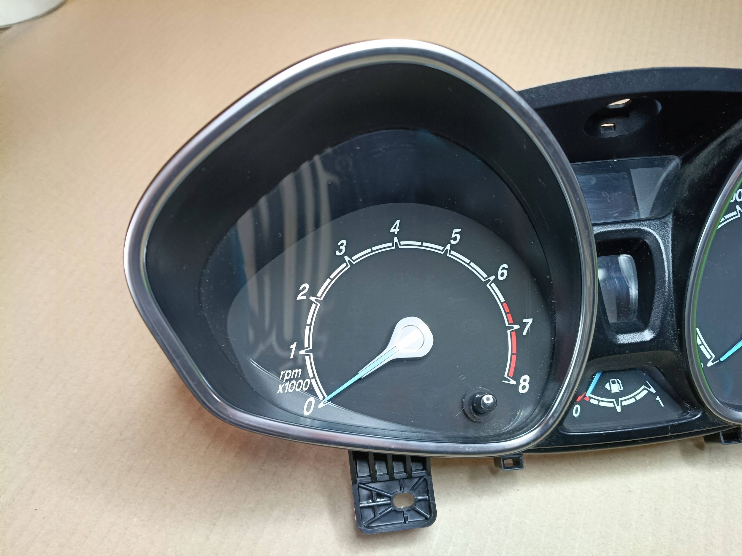 dials Predkosciomierz Ford Fiesta VI C1BT-10849-LXN