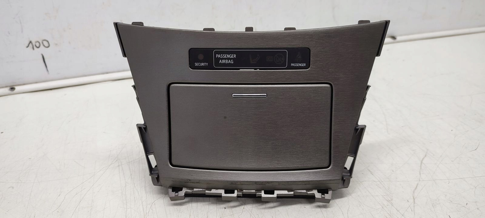 ashtray Toyota Avensis T27