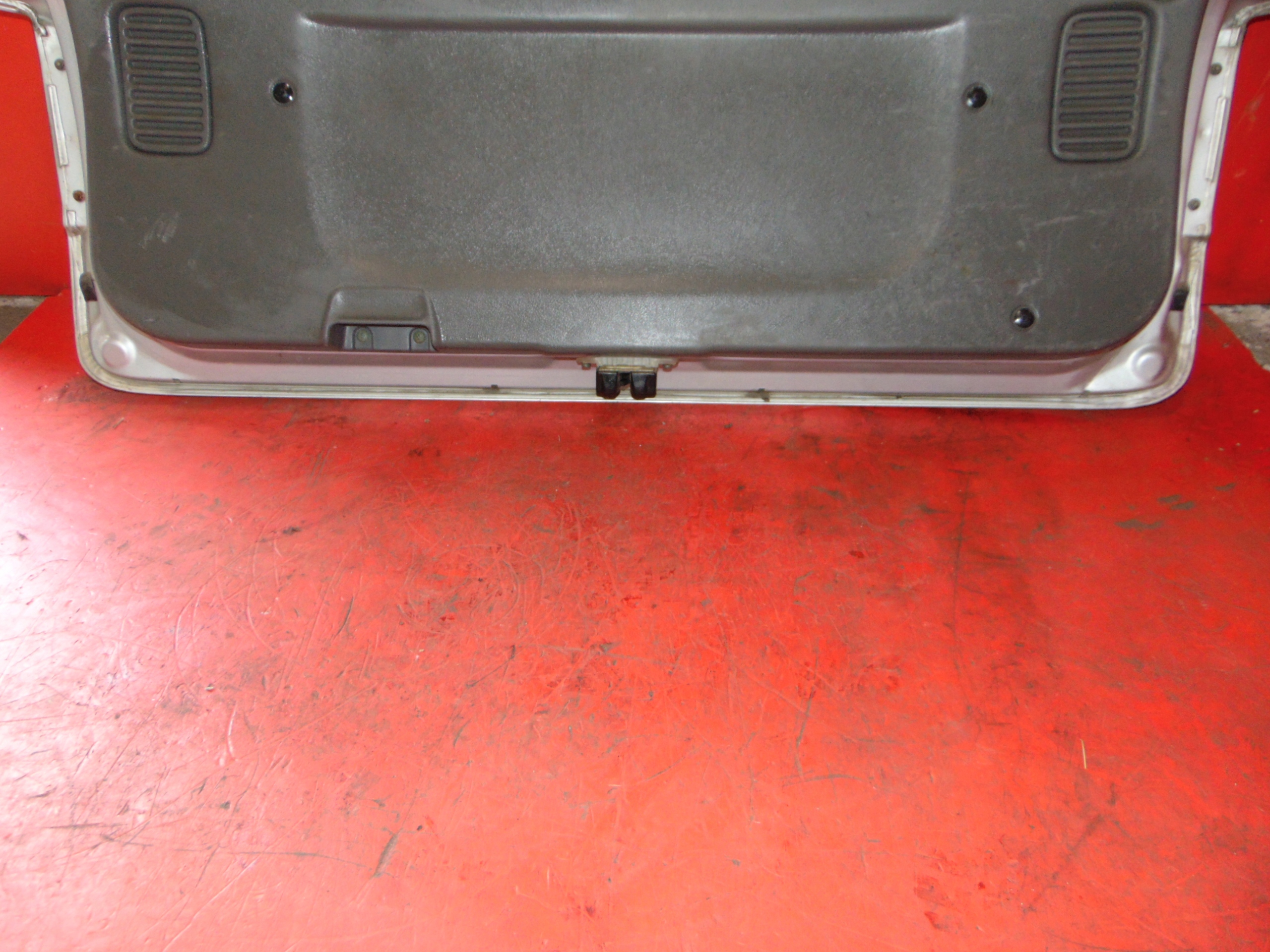 SUZUKI BALENO and KOMBI trunk door boot rear part Z2S